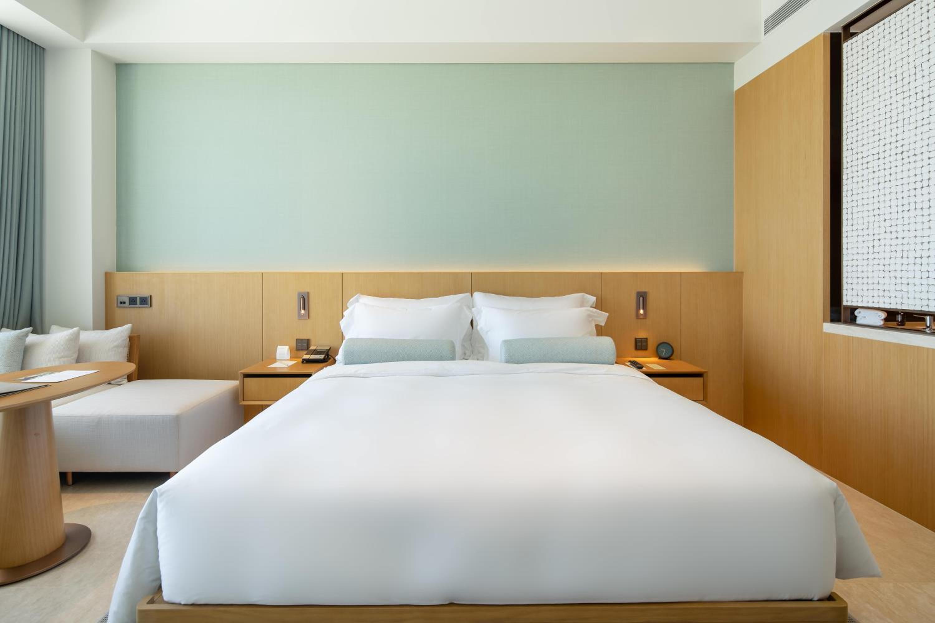 Deluxe Double Ocean View - Mini-bar included once per stay, Daily Guest Activities - Photo 2