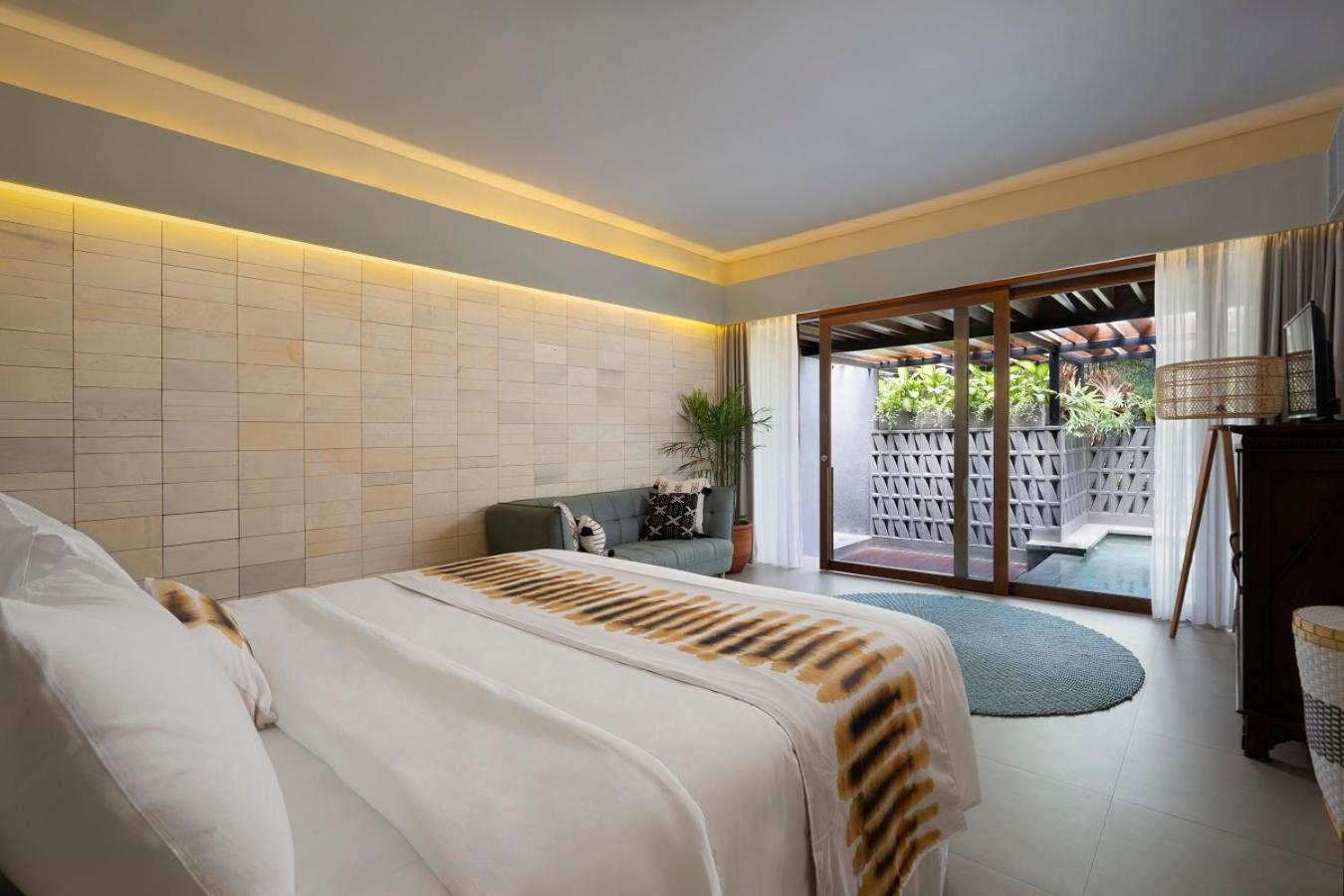 Executive Suite with Plunge Pool photo 2