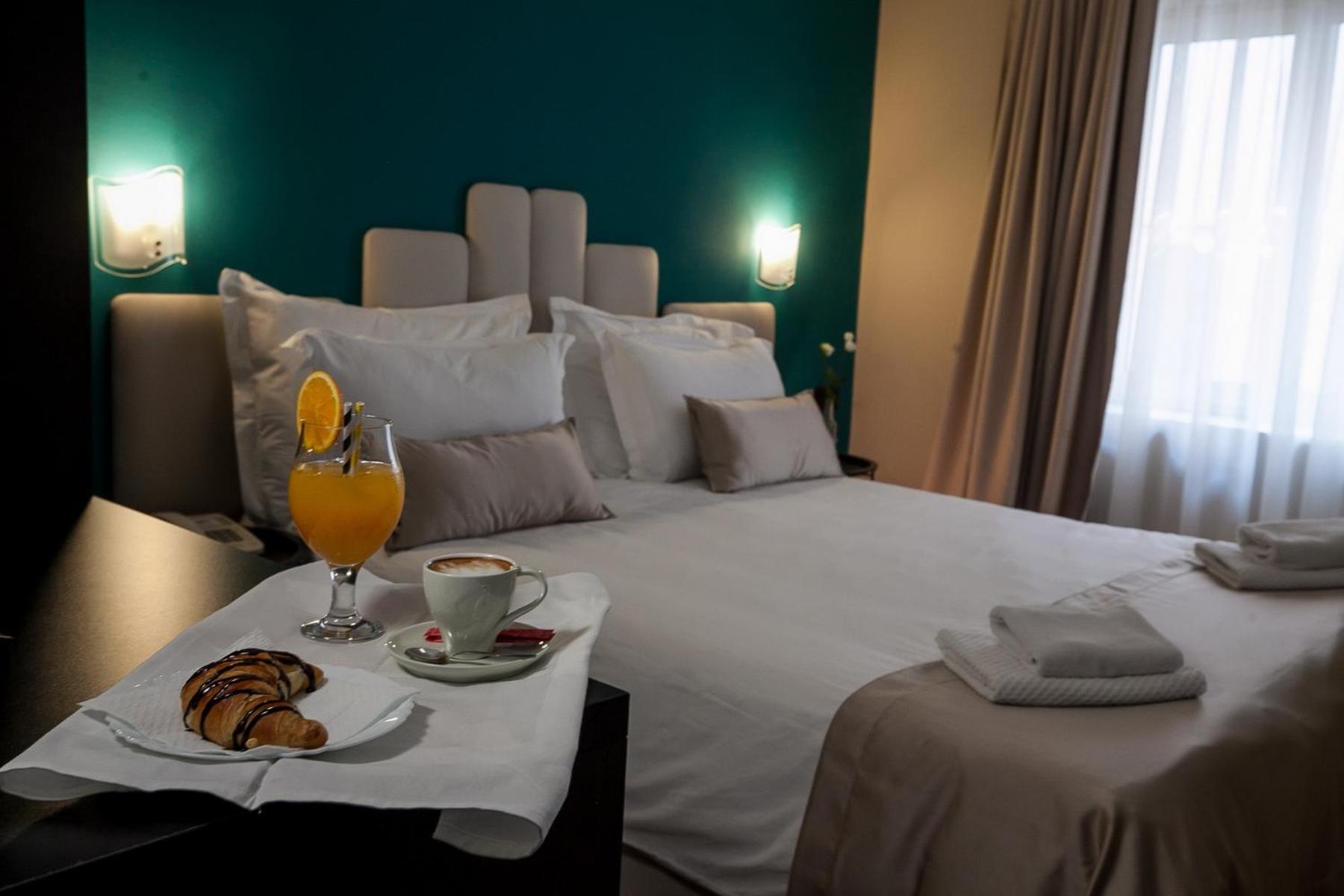 Standard Double Room - Photo 3