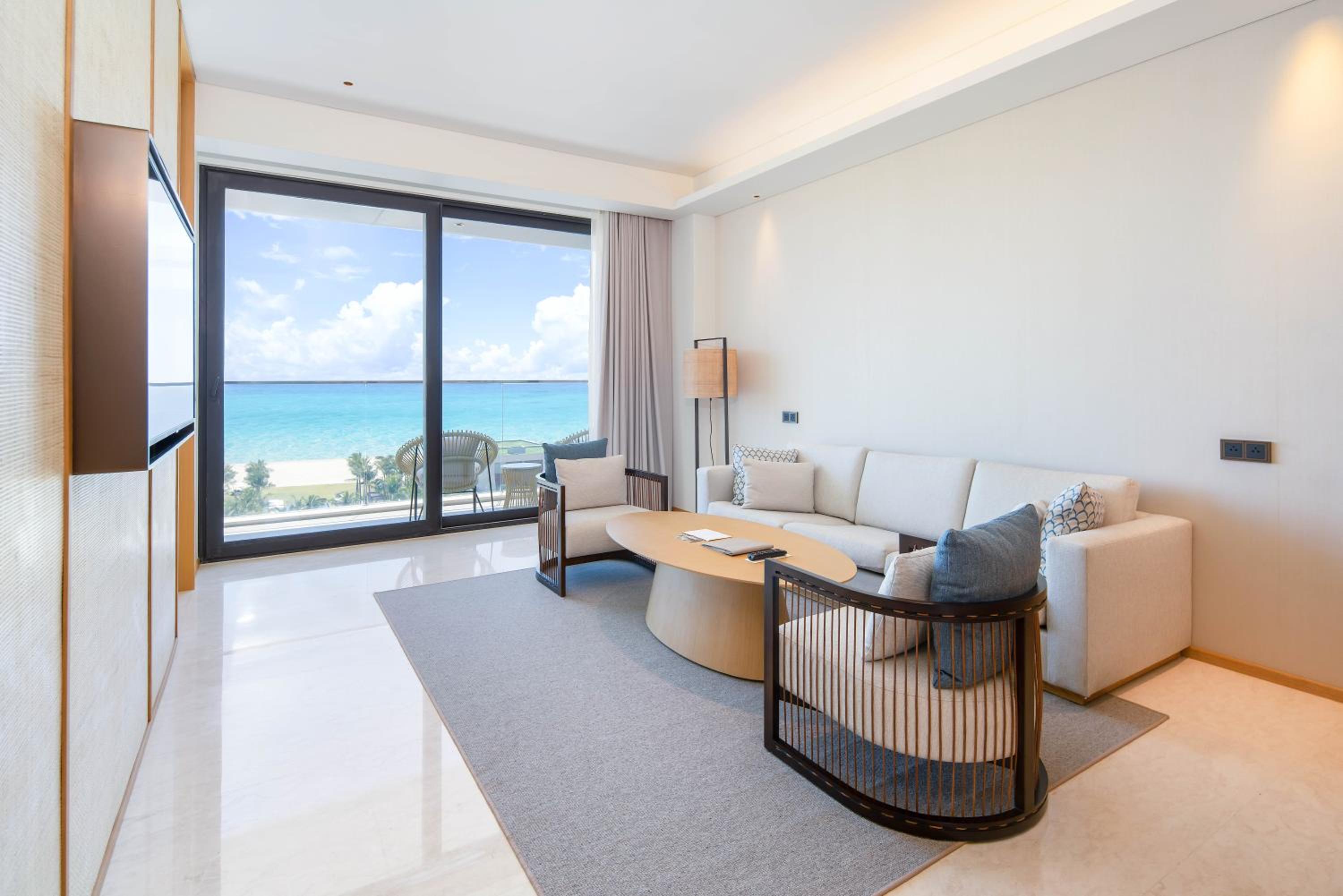 Monogram Suite Twin Ocean View with Monogram Lounge Access - Mini-bar included once per stay, Daily Guest Activities - Photo 16
