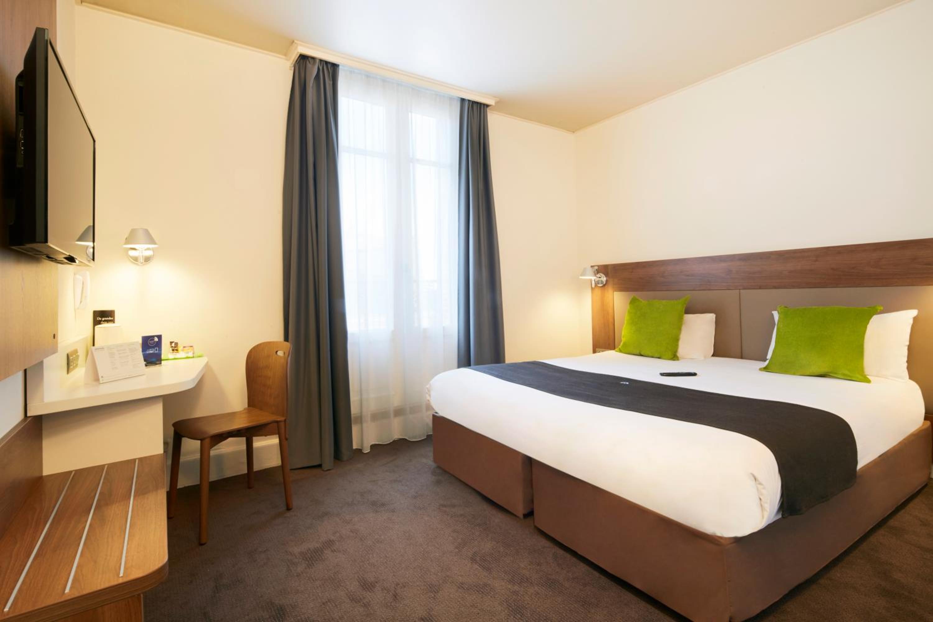 2 rooms next to each other photo 2