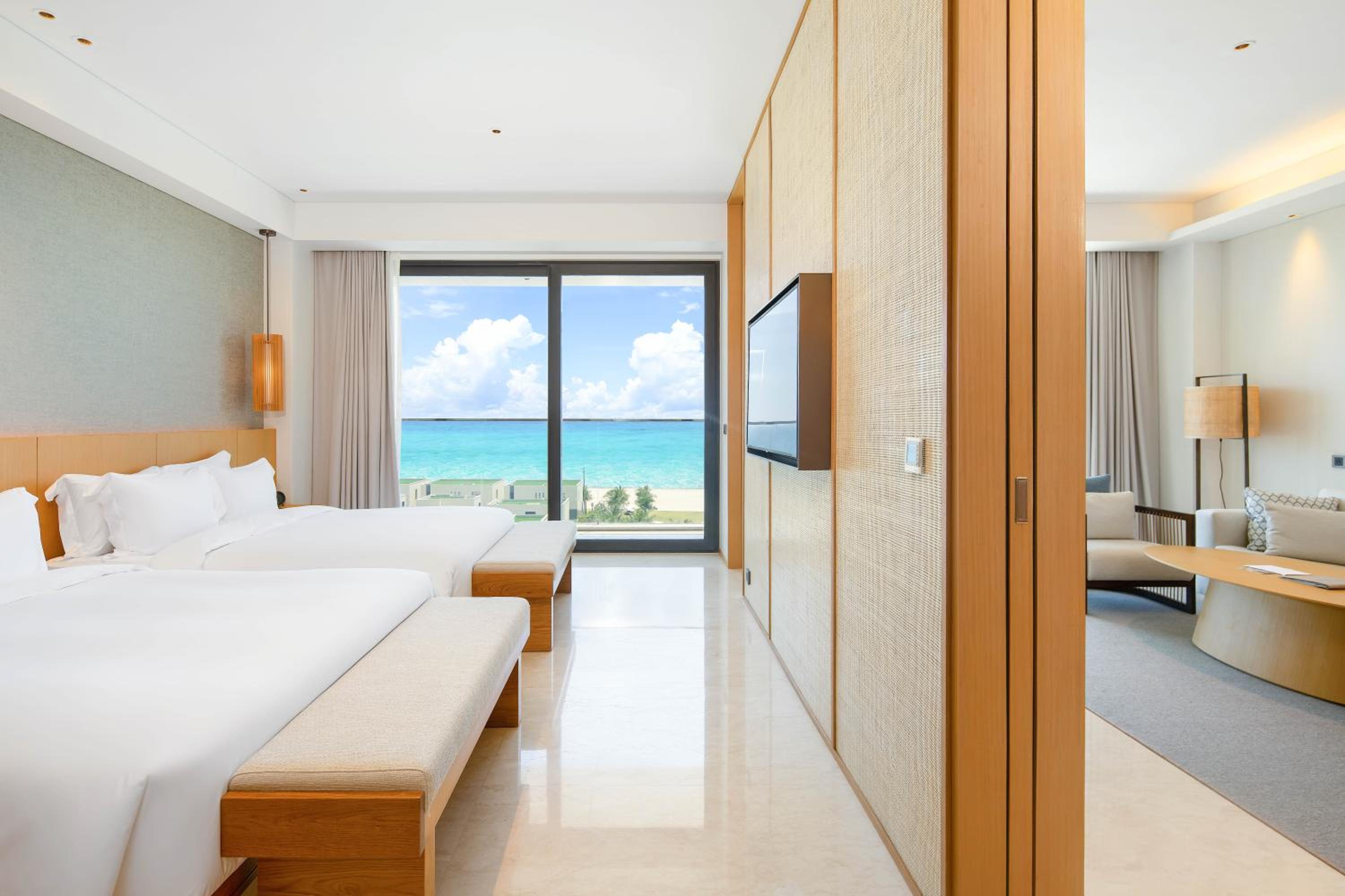 Monogram Suite Twin Ocean View with Monogram Lounge Access - Mini-bar included once per stay, Daily Guest Activities - Photo 10