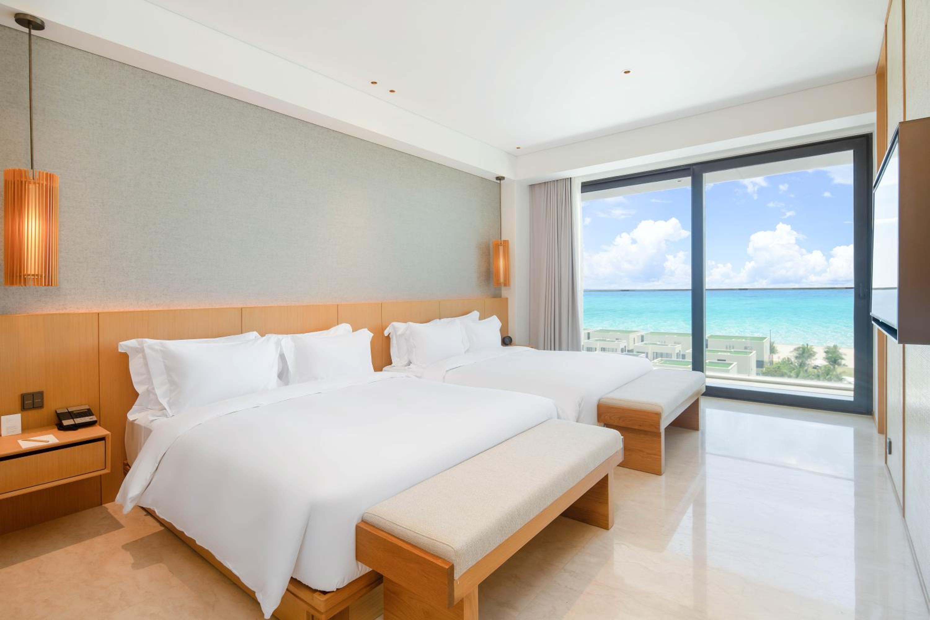 Monogram Suite Twin Ocean View with Monogram Lounge Access - Mini-bar included once per stay, Daily Guest Activities - Photo 12
