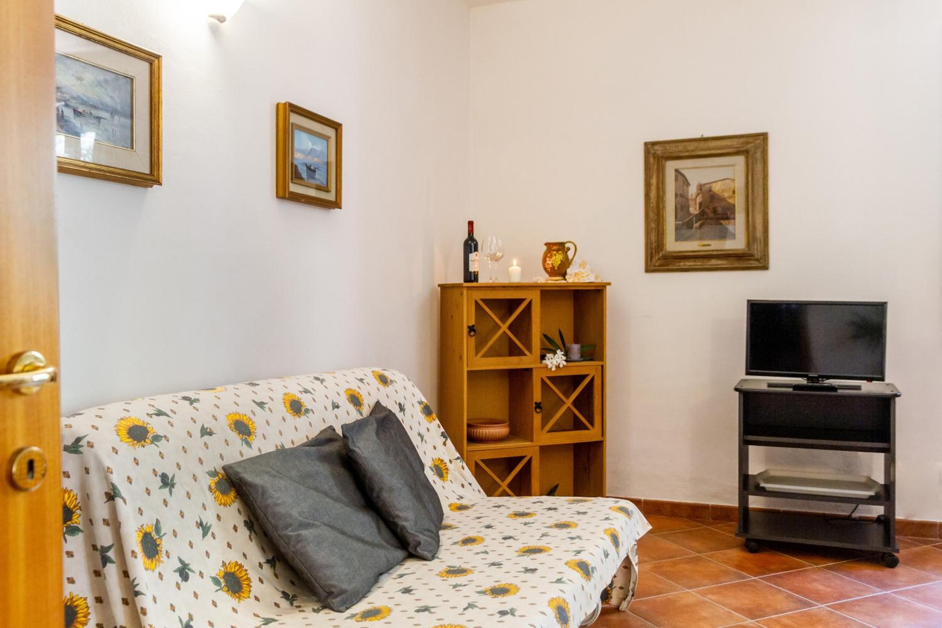 One-Bedroom Apartment with Garden View