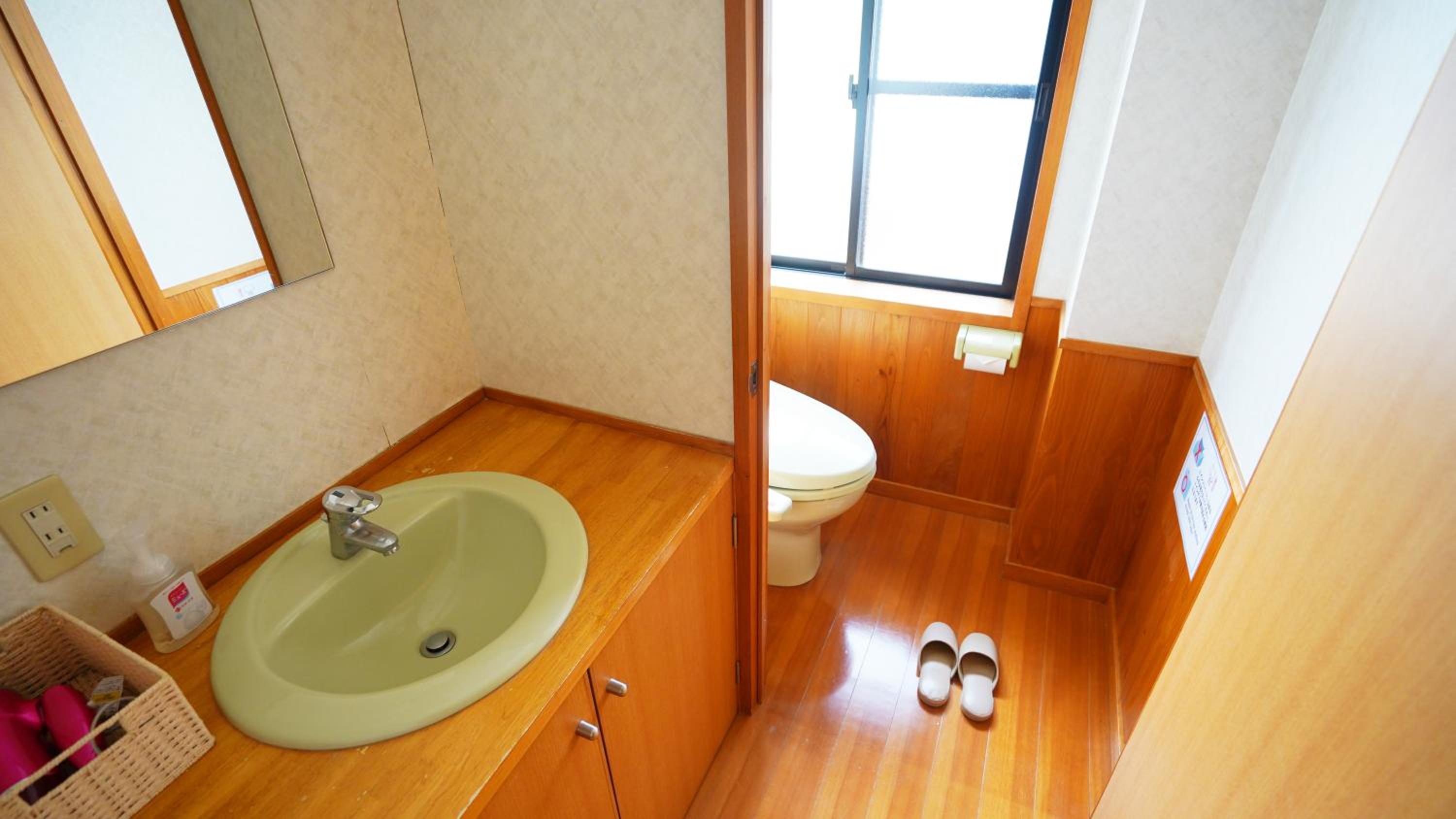 Quadruple Room - Photo 3