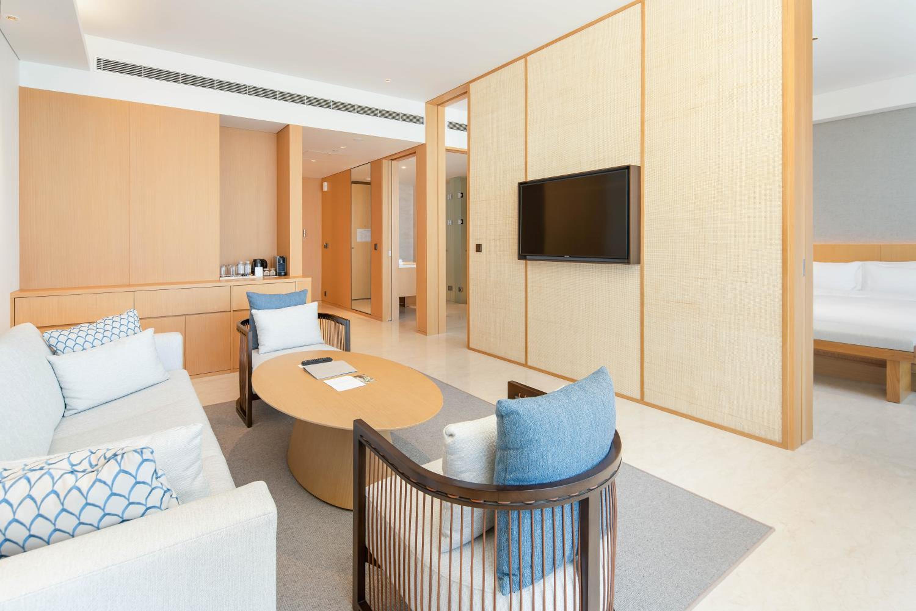 Monogram Suite Twin Ocean View with Monogram Lounge Access - Mini-bar included once per stay, Daily Guest Activities - Photo 17