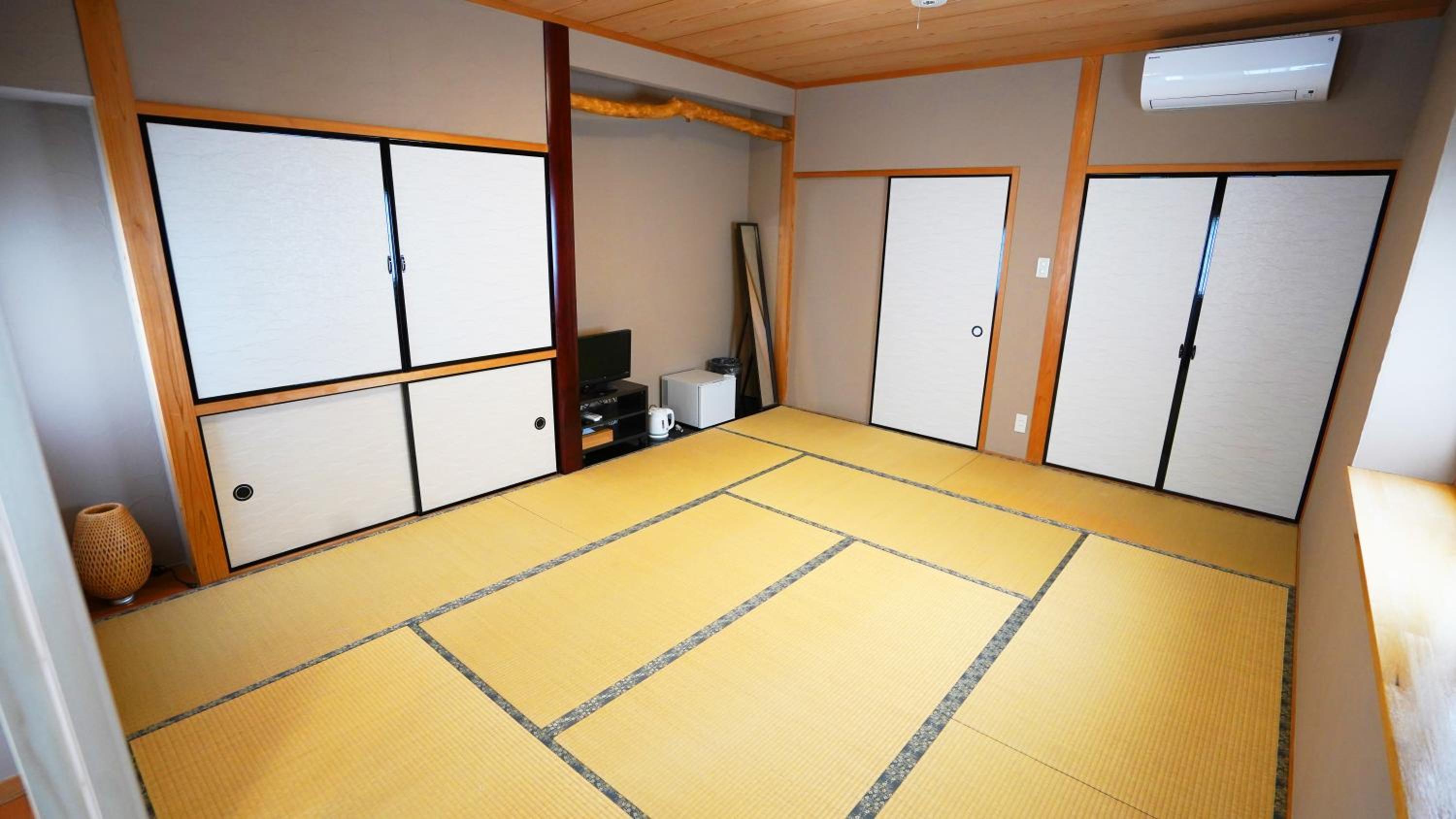 Quadruple Room - Photo 1
