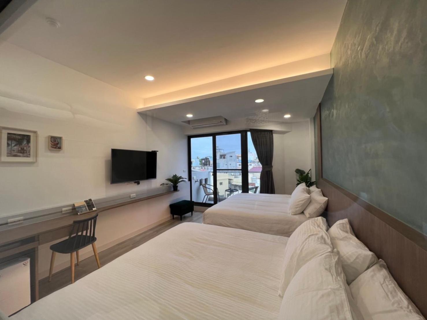 Quadruple Room with Balcony