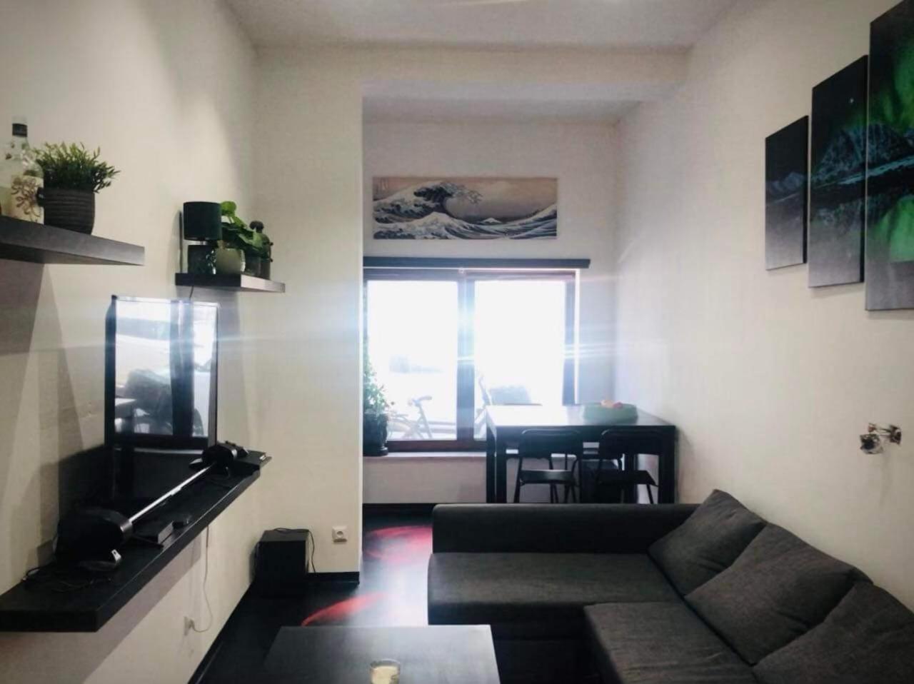 One-Bedroom Apartment photo 3