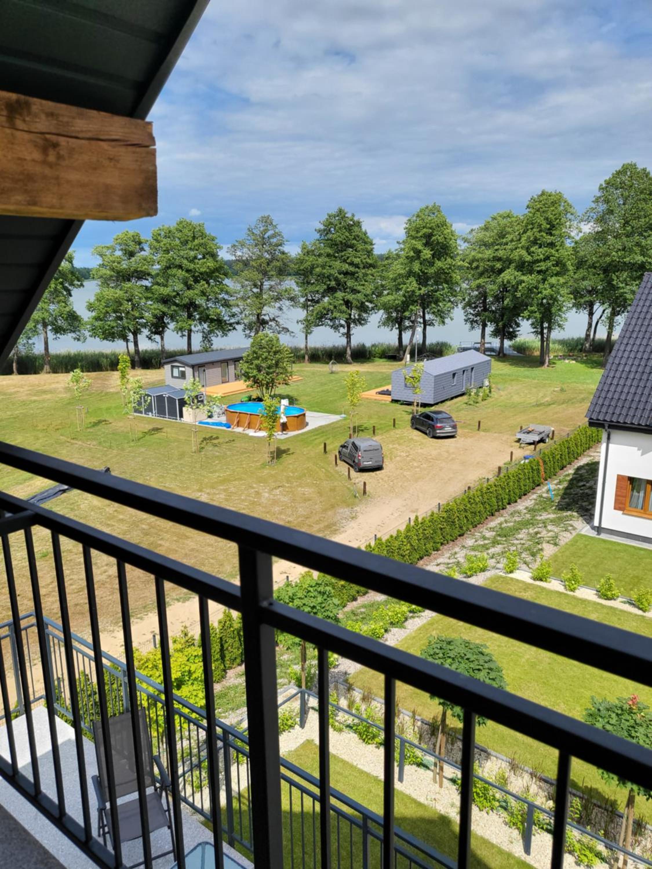 Apartment with Lake View