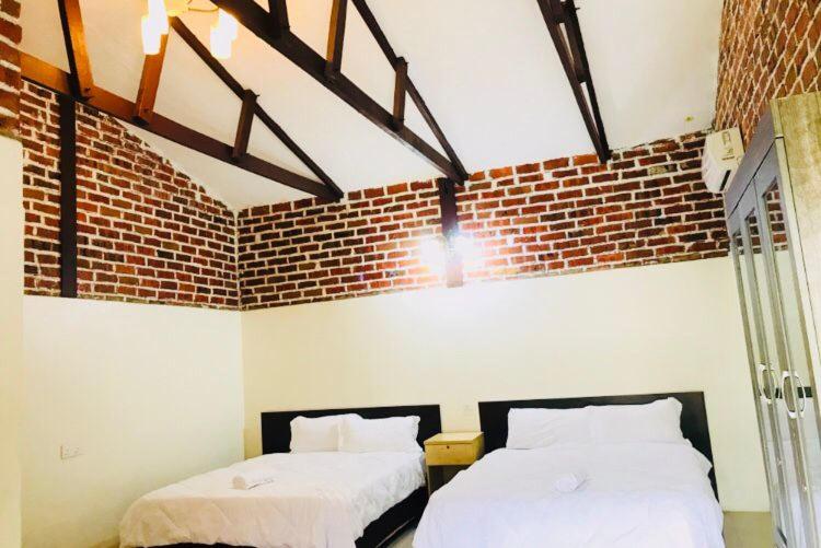 One-Bedroom Chalet - Photo 2