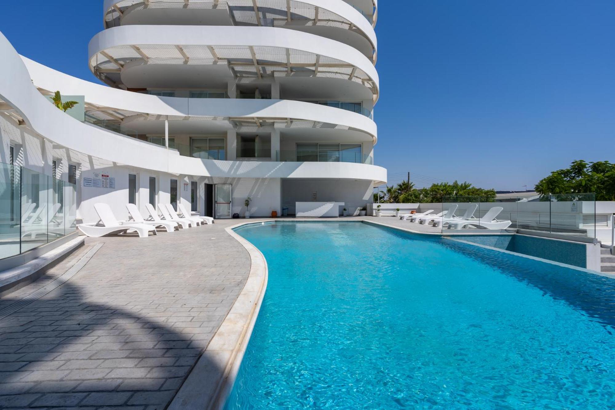Apartment with Pool View  photo 1