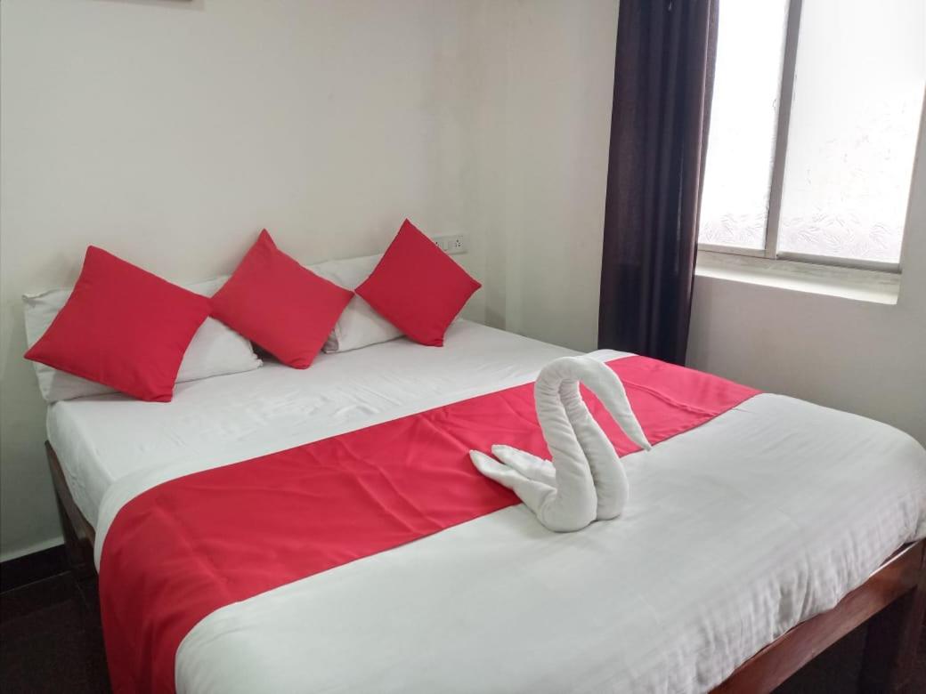 Deluxe Double Room (2 Adults + 1 Child)
