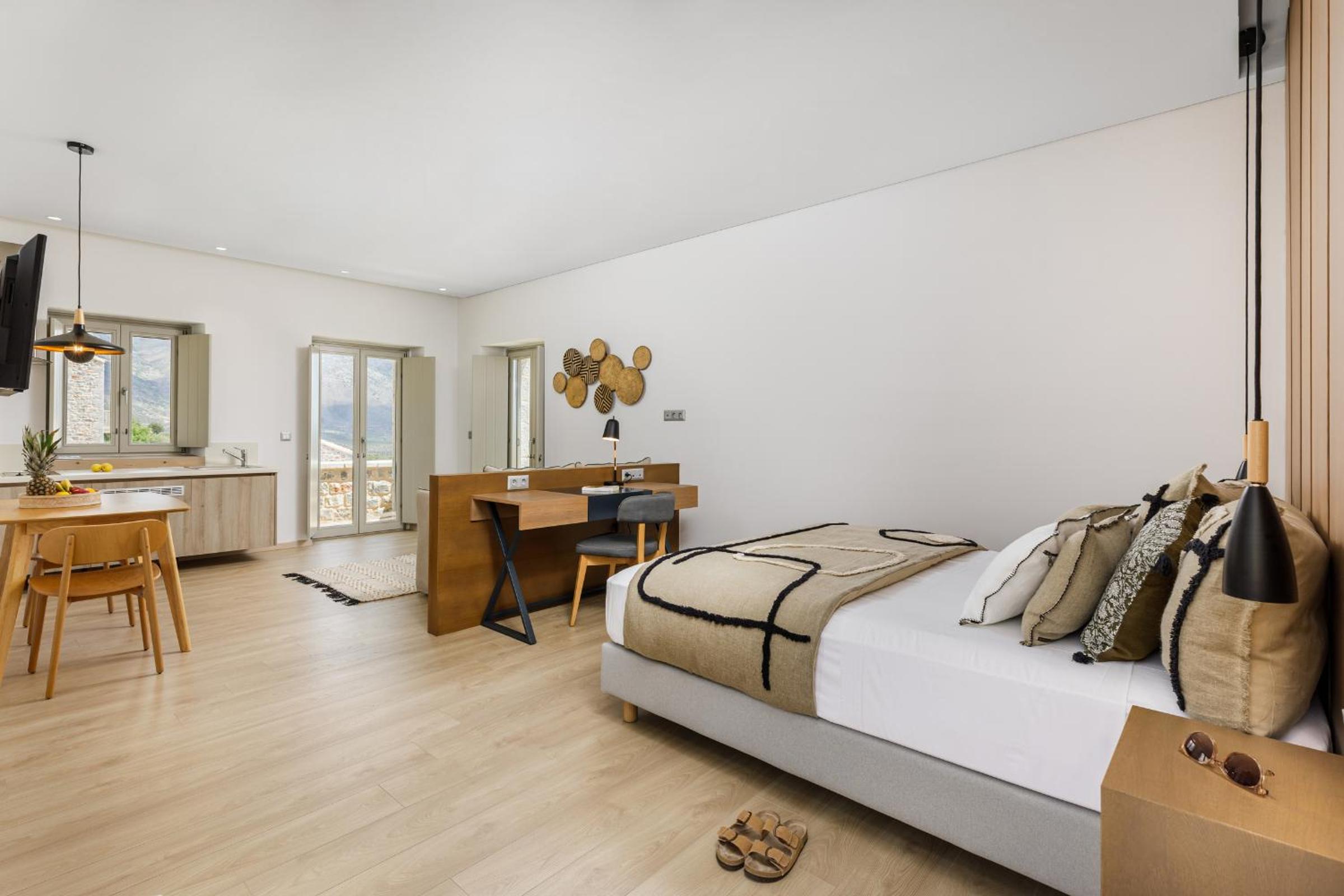 Deluxe Suite with Sea View