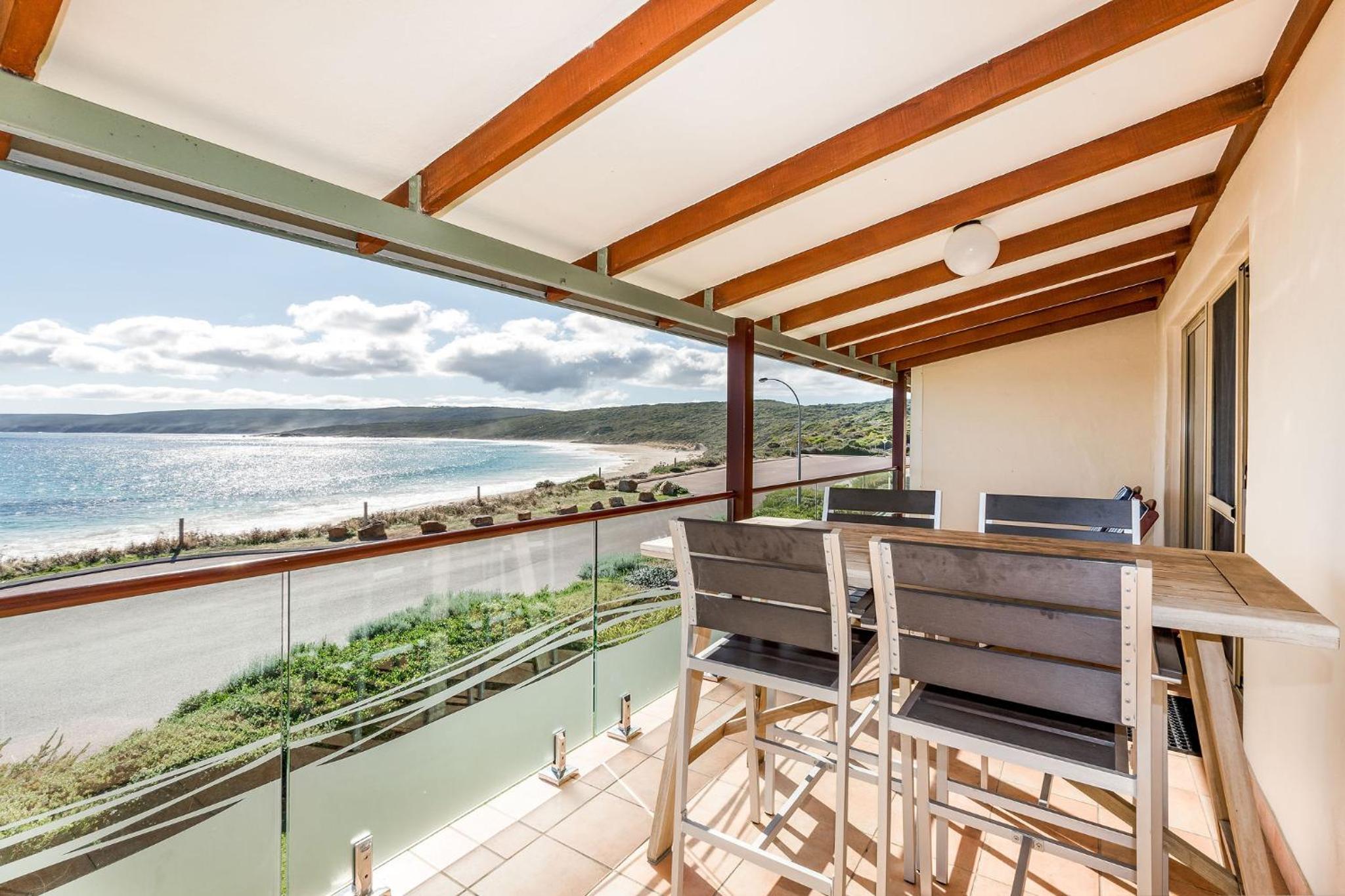 Apartment with Sea View photo 3