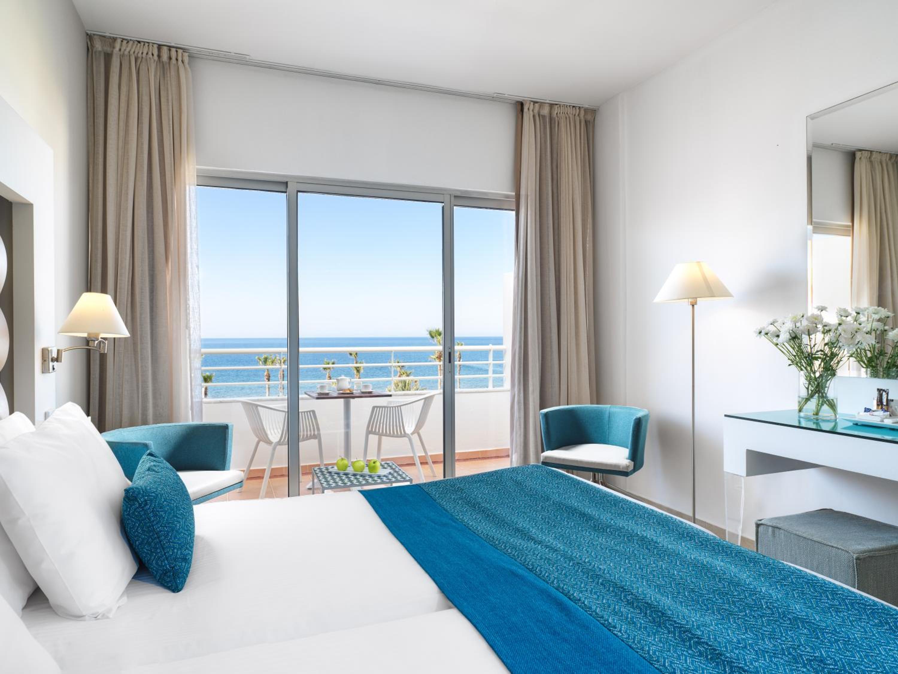 Double or Twin Room with Sea View