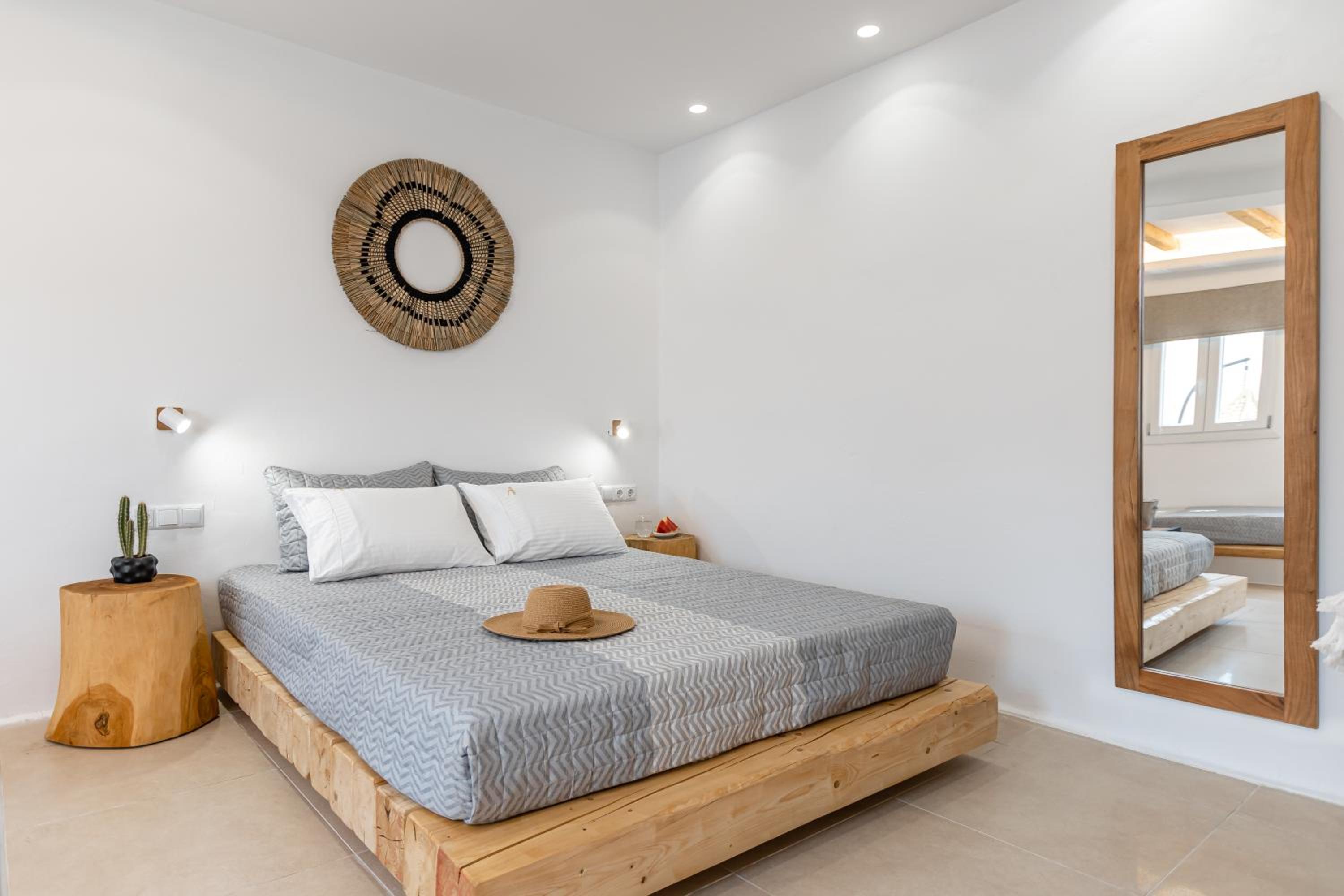 Junior Suite with Private Veranda & Outdoor Hot Tub | Semi-Basement