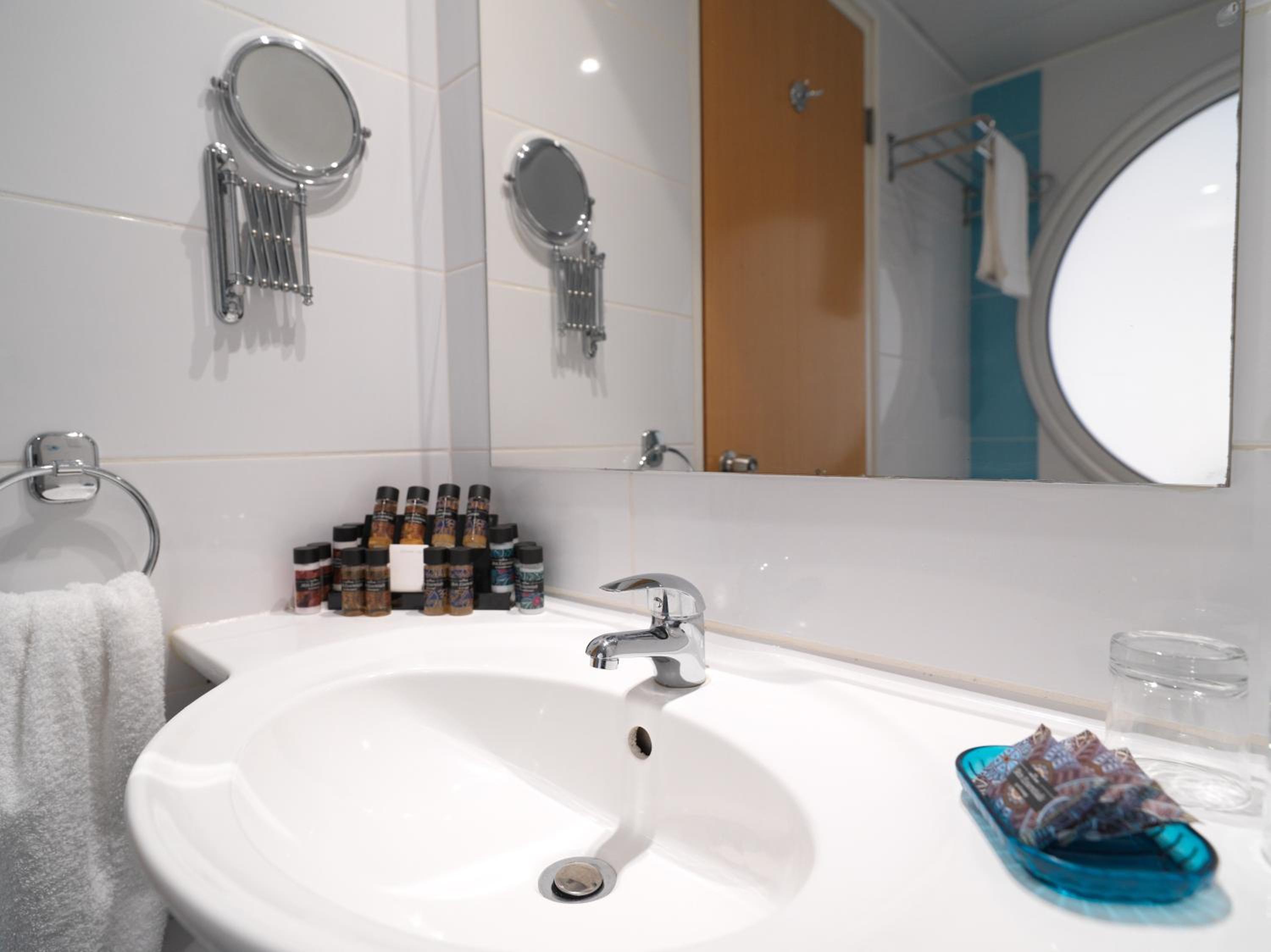 Family Room with Side Sea View