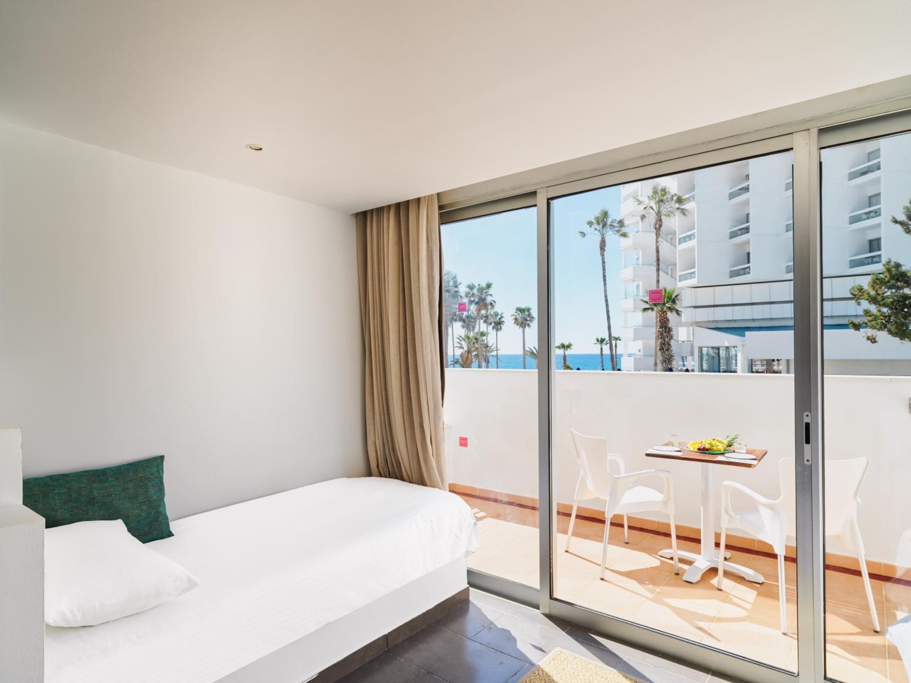 Family Room with Sea View