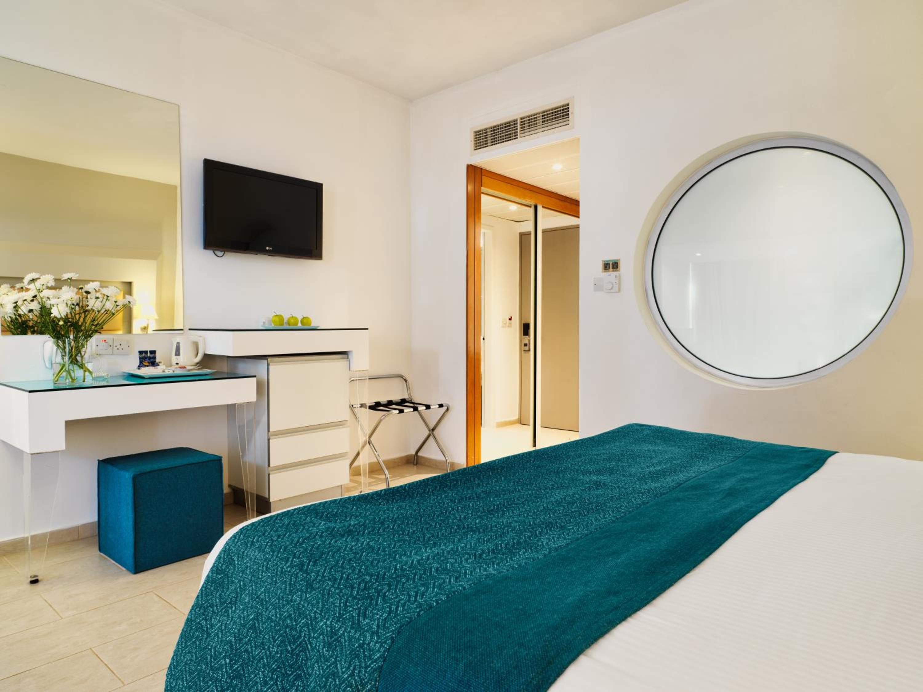 Family Room with Sea View