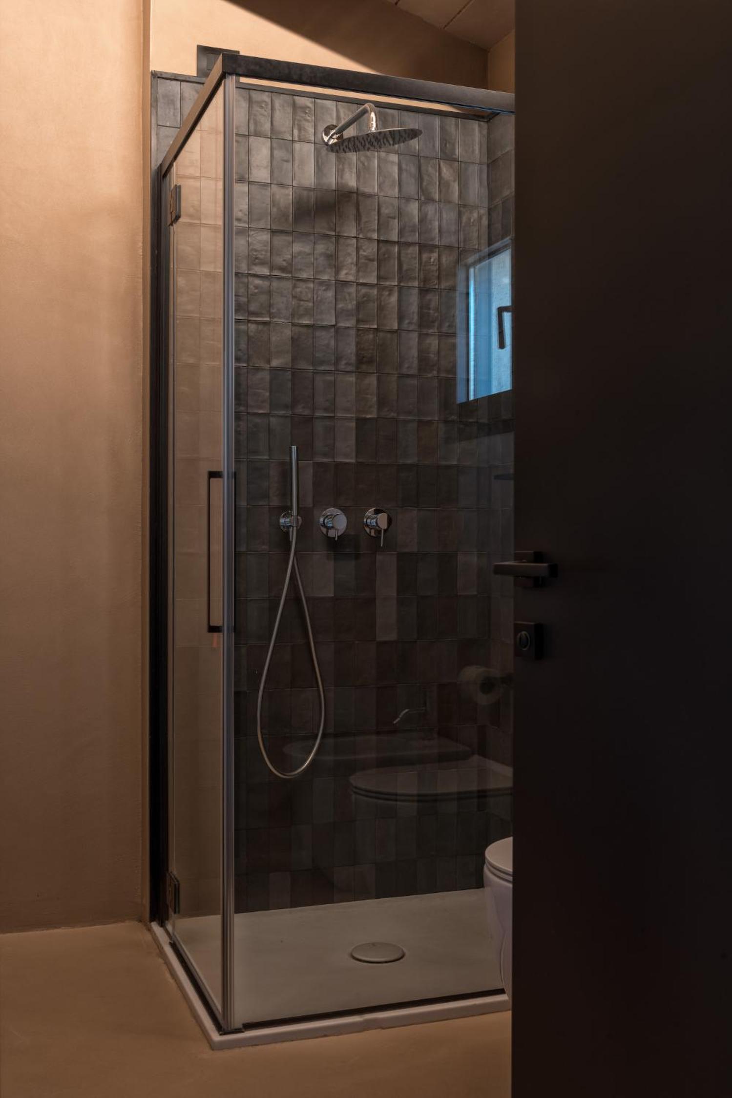 Suite - Photo 5