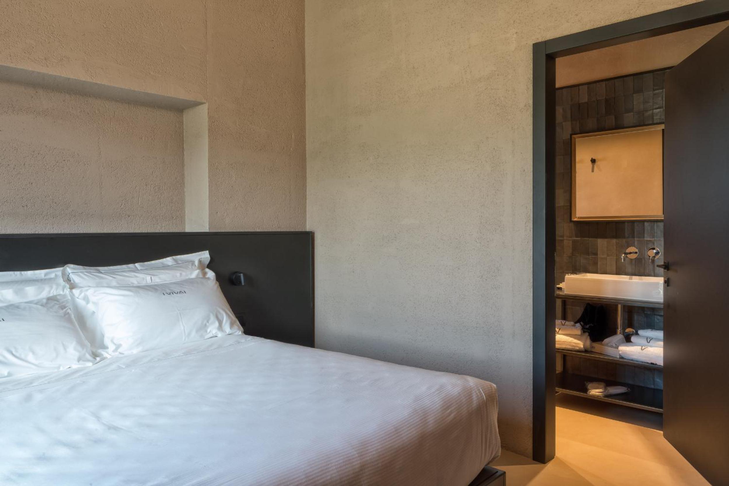 Suite - Photo 2