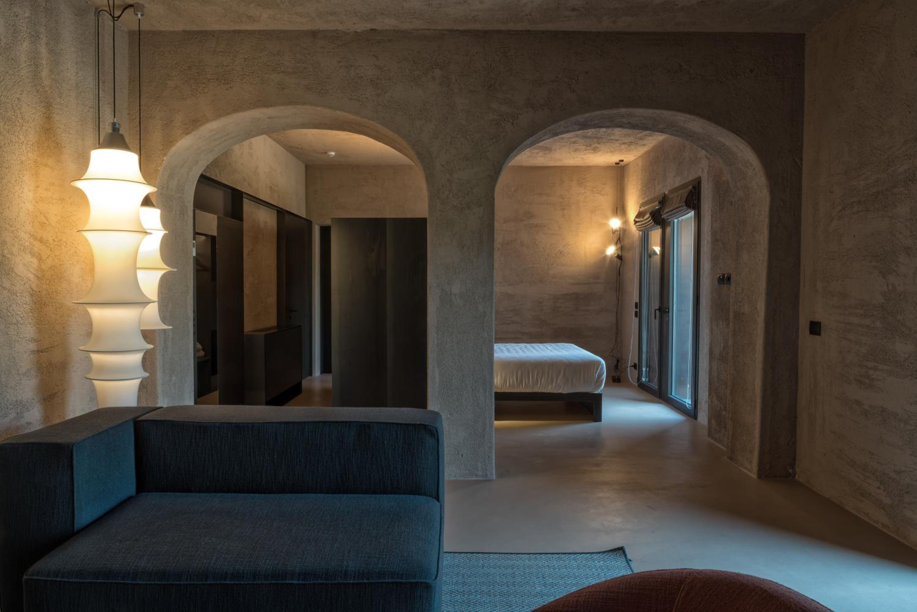 Suite - Photo 15