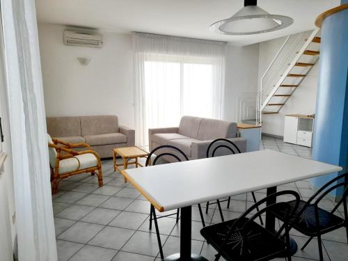 Apartment with Sea View photo 2