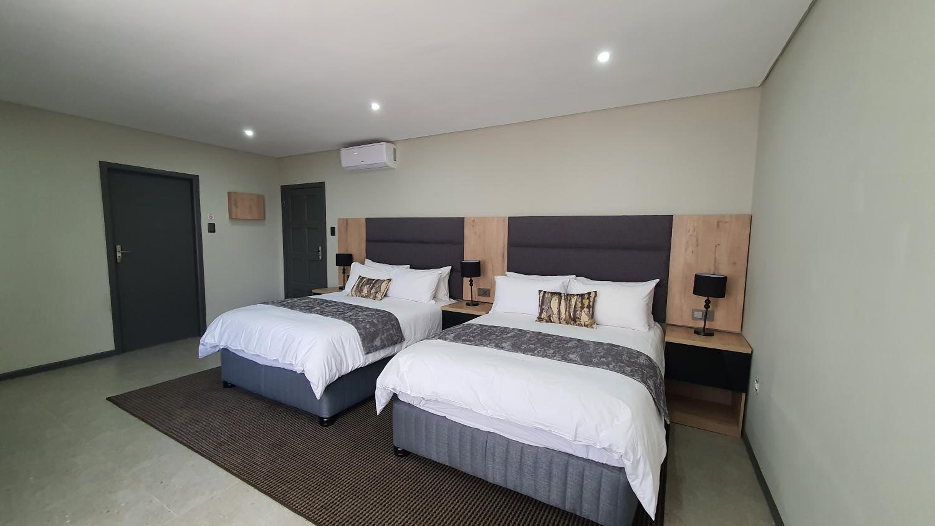 Deluxe Double or Twin Room - Photo 2
