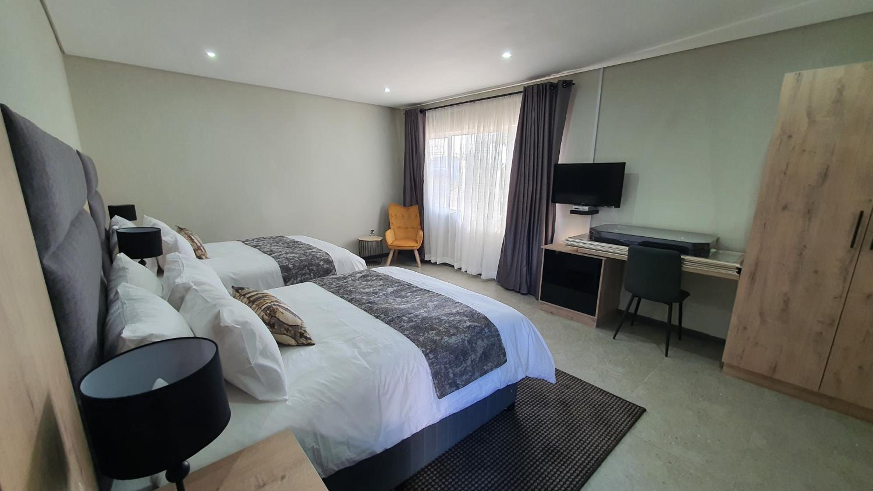 Deluxe Double or Twin Room - Photo 3
