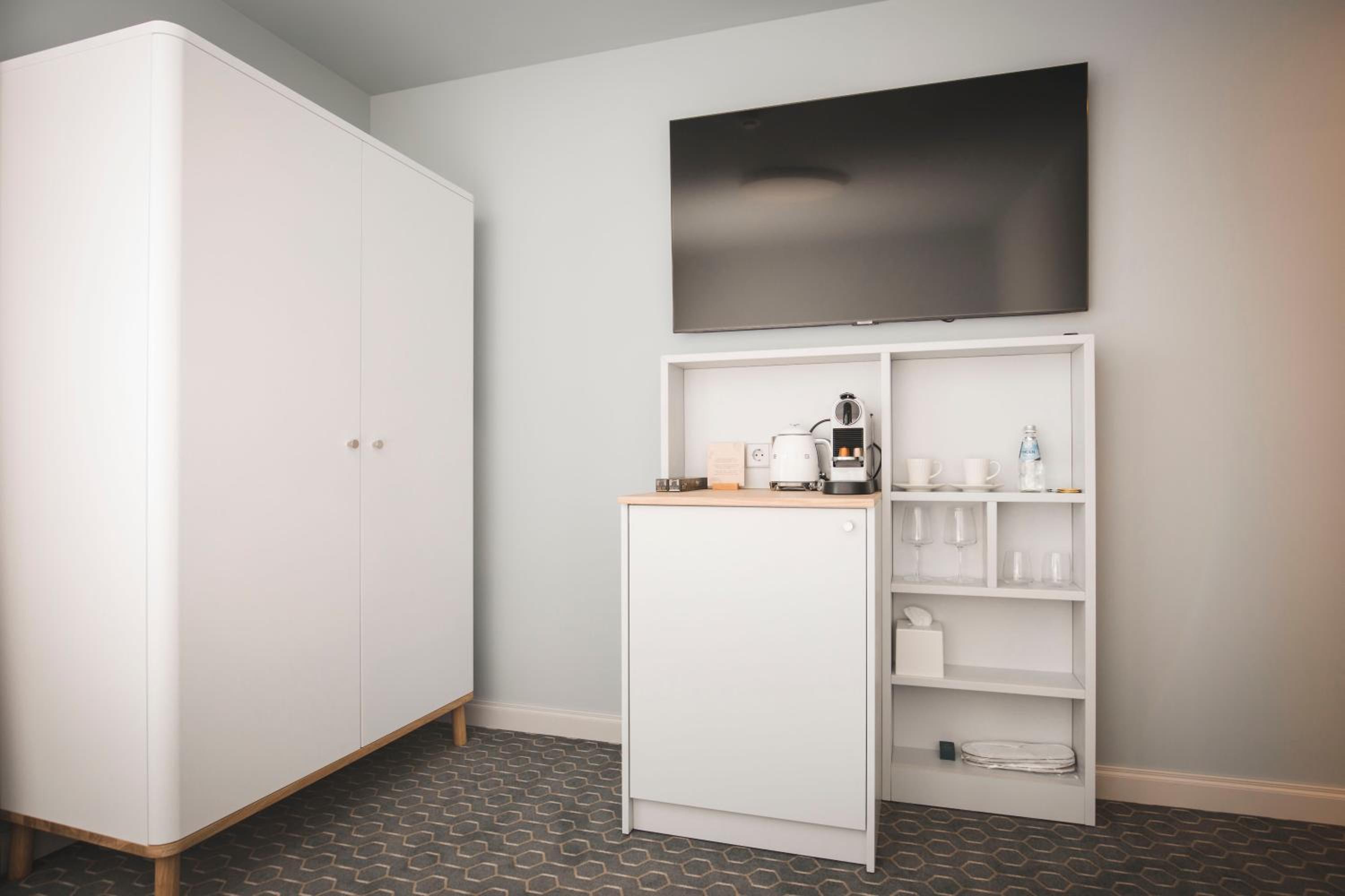 Double Room - Photo 12