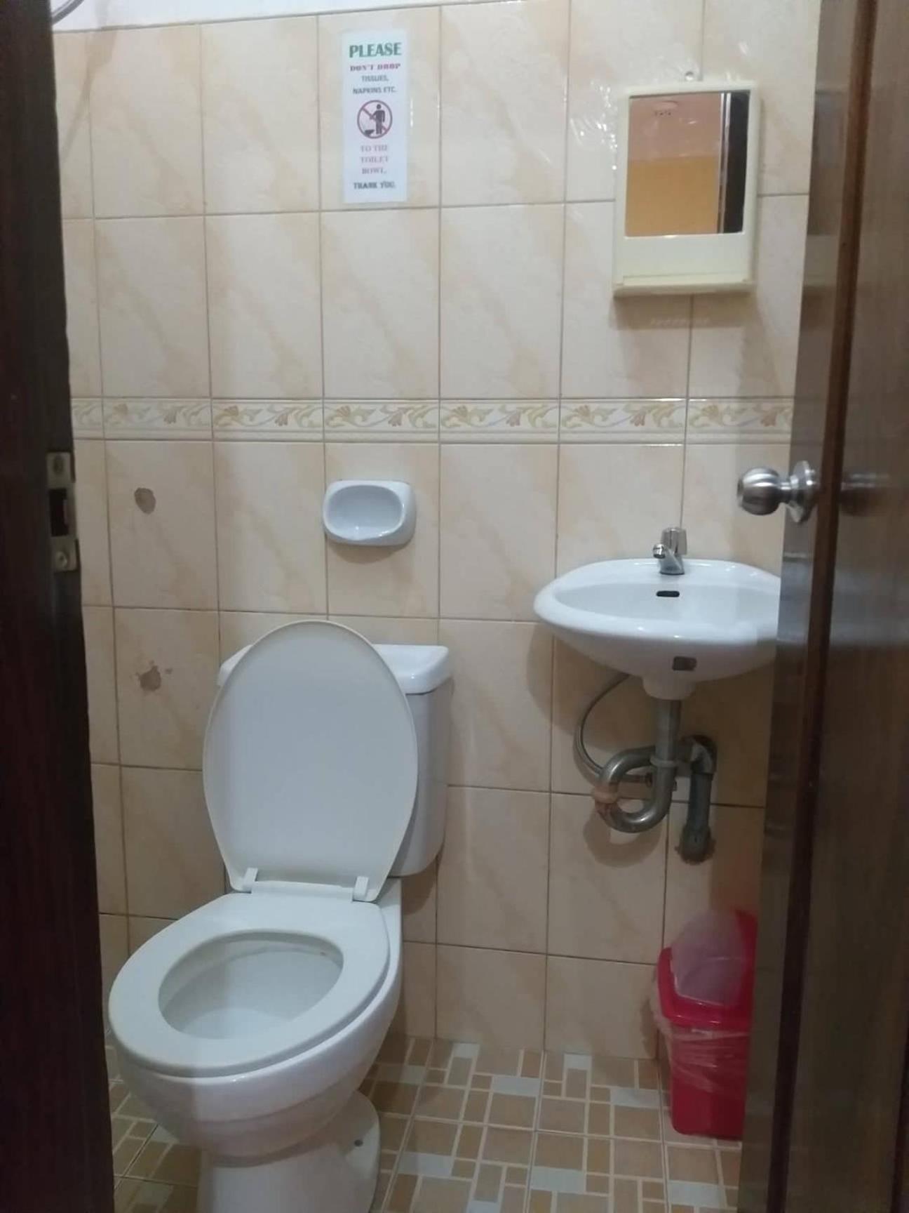 Standard Double Room - Photo 8