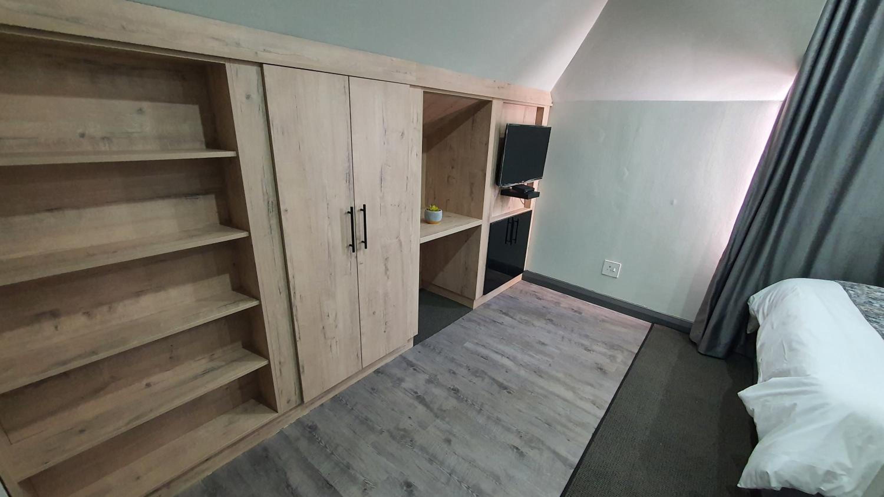 Budget Single Room photo 3