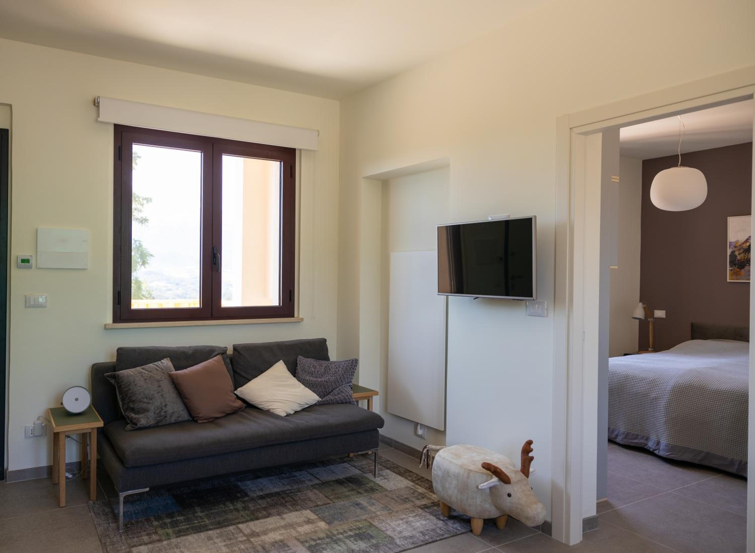 Luxury One-Bedroom Apartment - Pool View