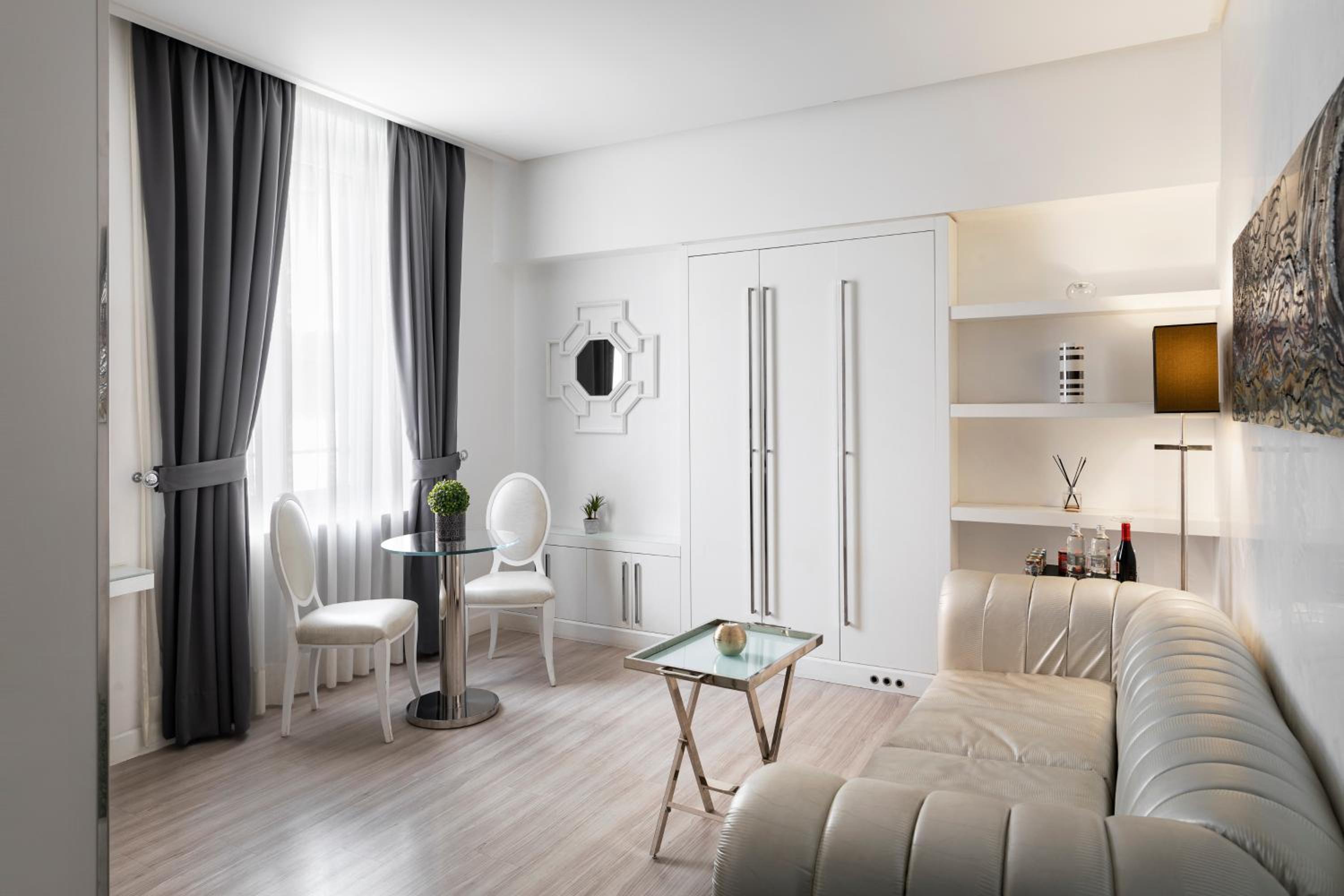 Superior Suite with Spa Access  - Photo 7