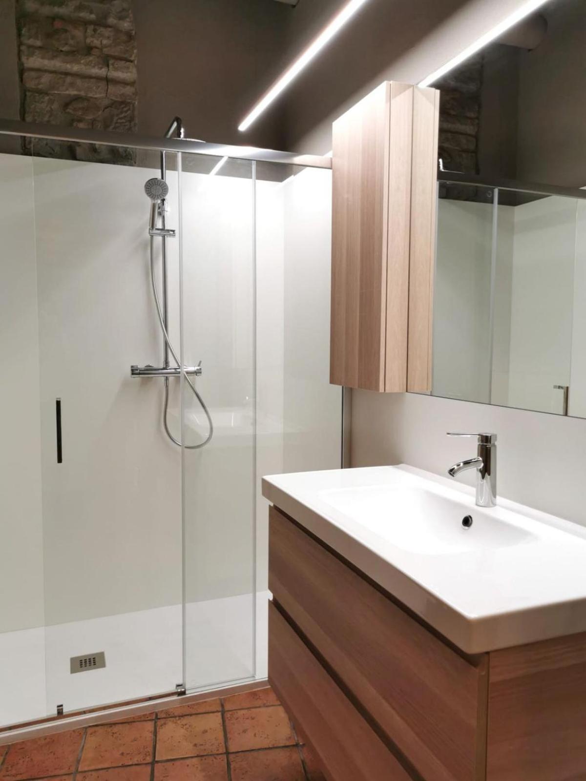Single Room with Shared Bathroom photo 2