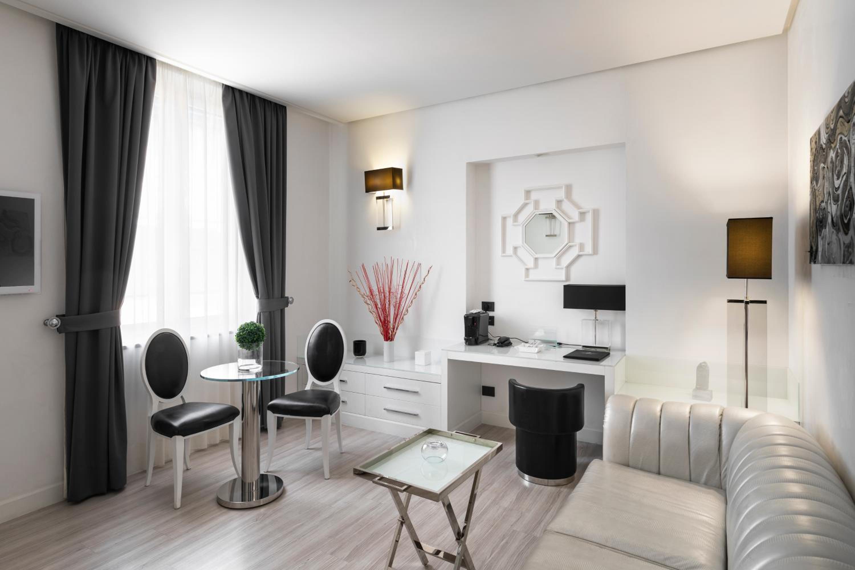 Superior Suite with Spa Access  - Photo 6