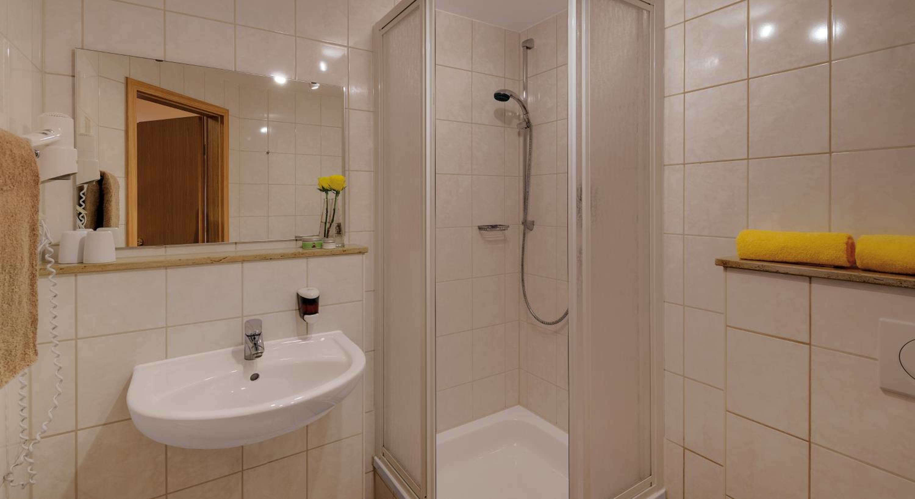 Economy Double Room photo 2