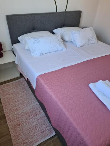 One-Bedroom Apartment - Photo 22