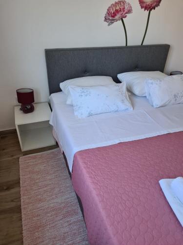 One-Bedroom Apartment - Photo 25