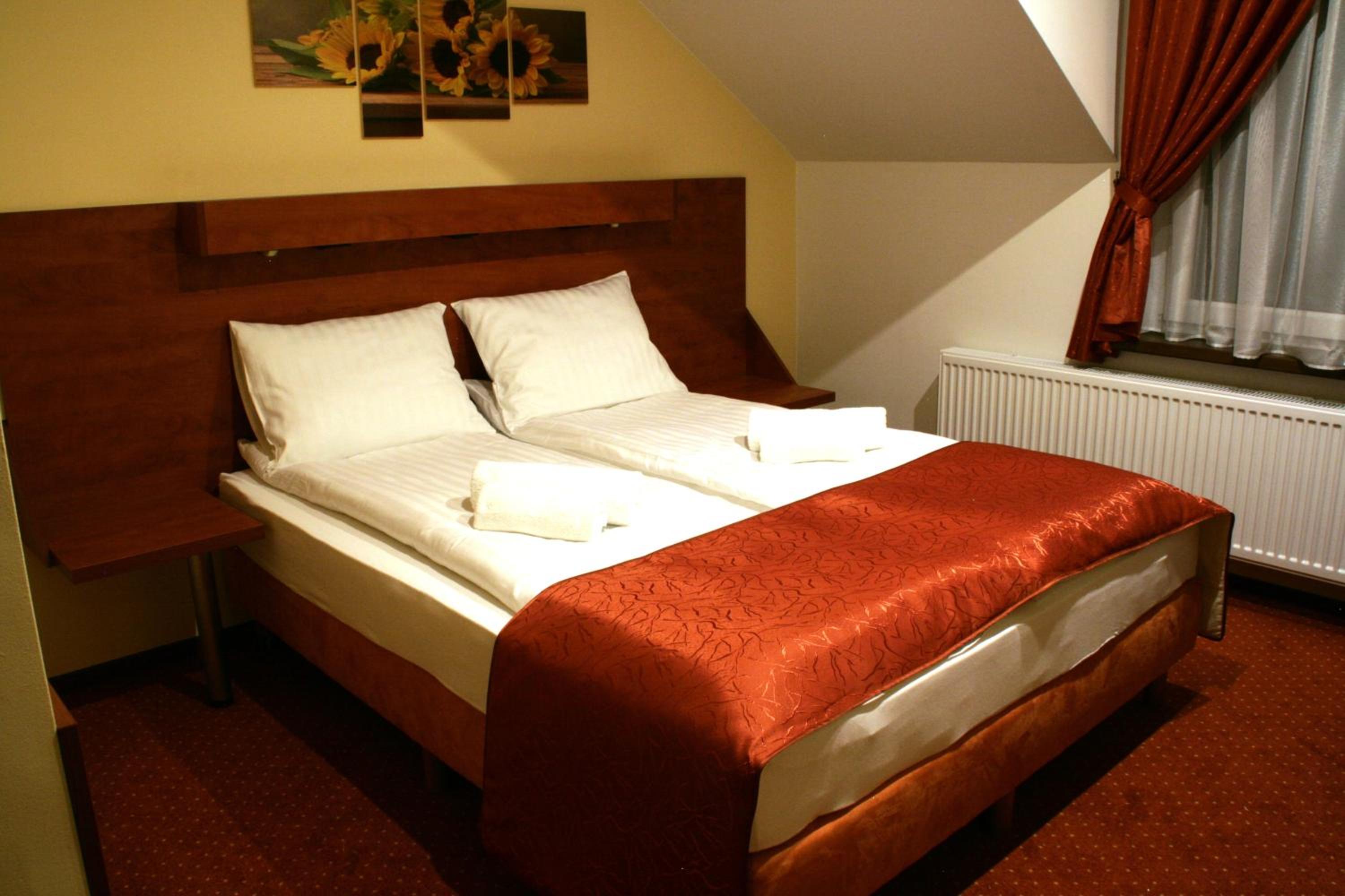 Large Double or Twin Room - Photo 1