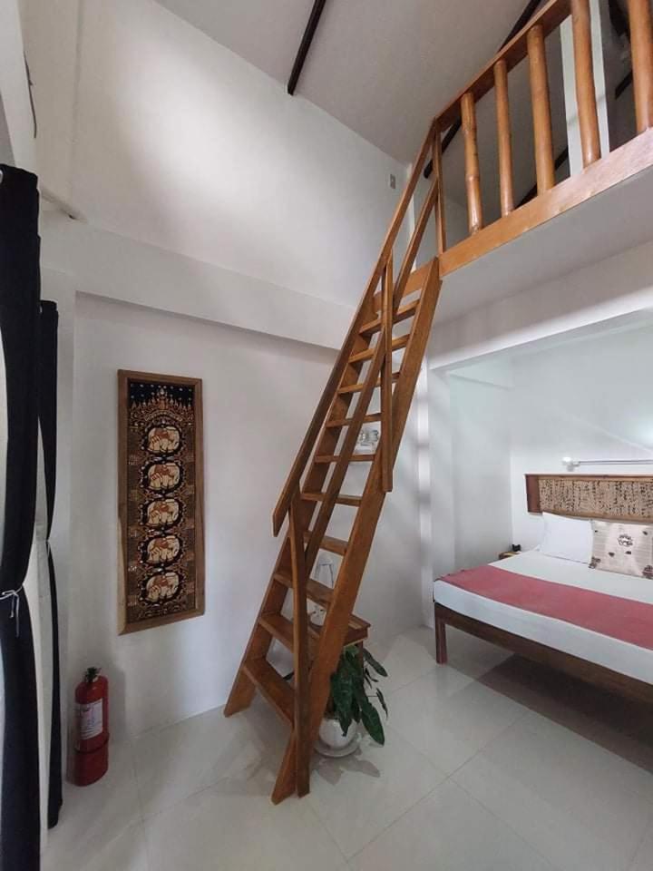 BeachFront Bungalow with Loft - Photo 7