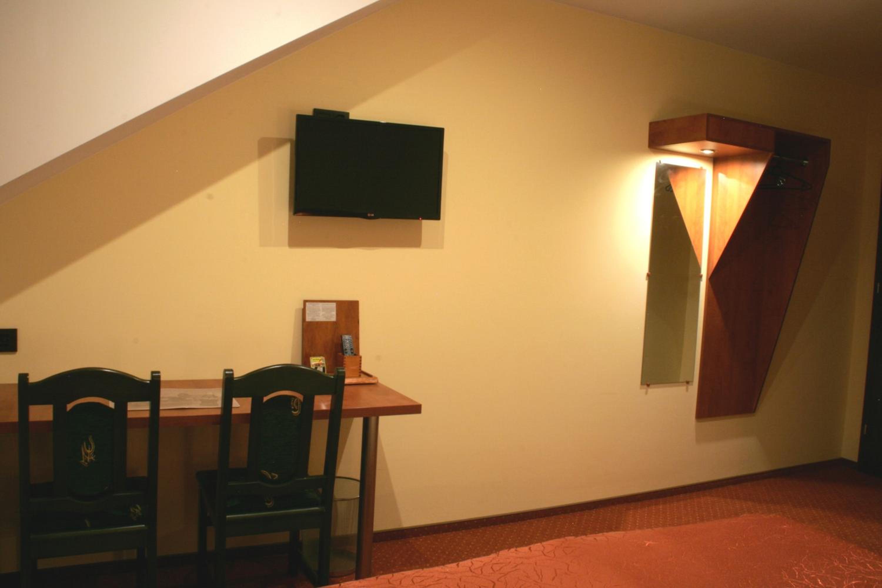 Large Double or Twin Room - Photo 2