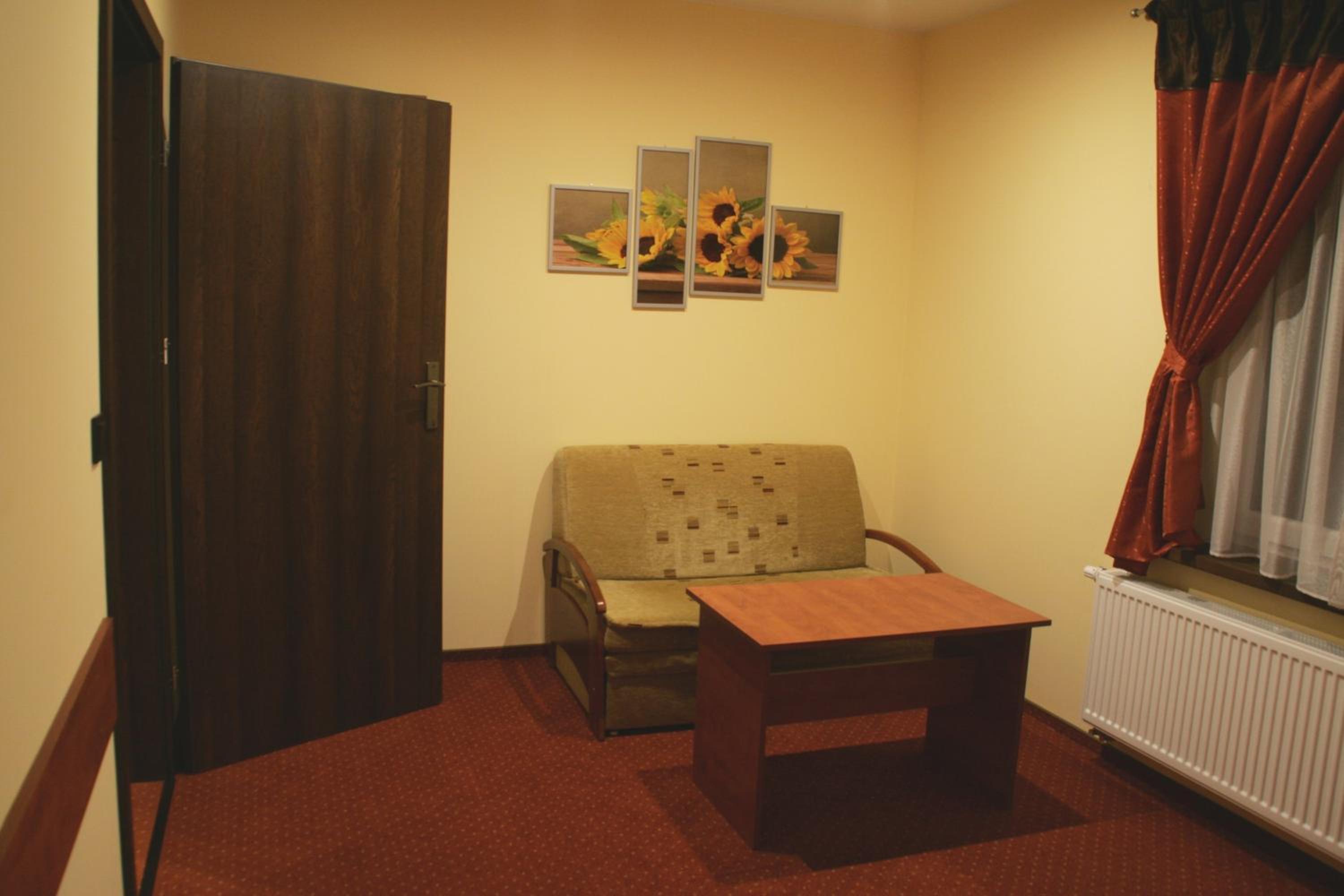 One-Bedroom Apartment photo 3