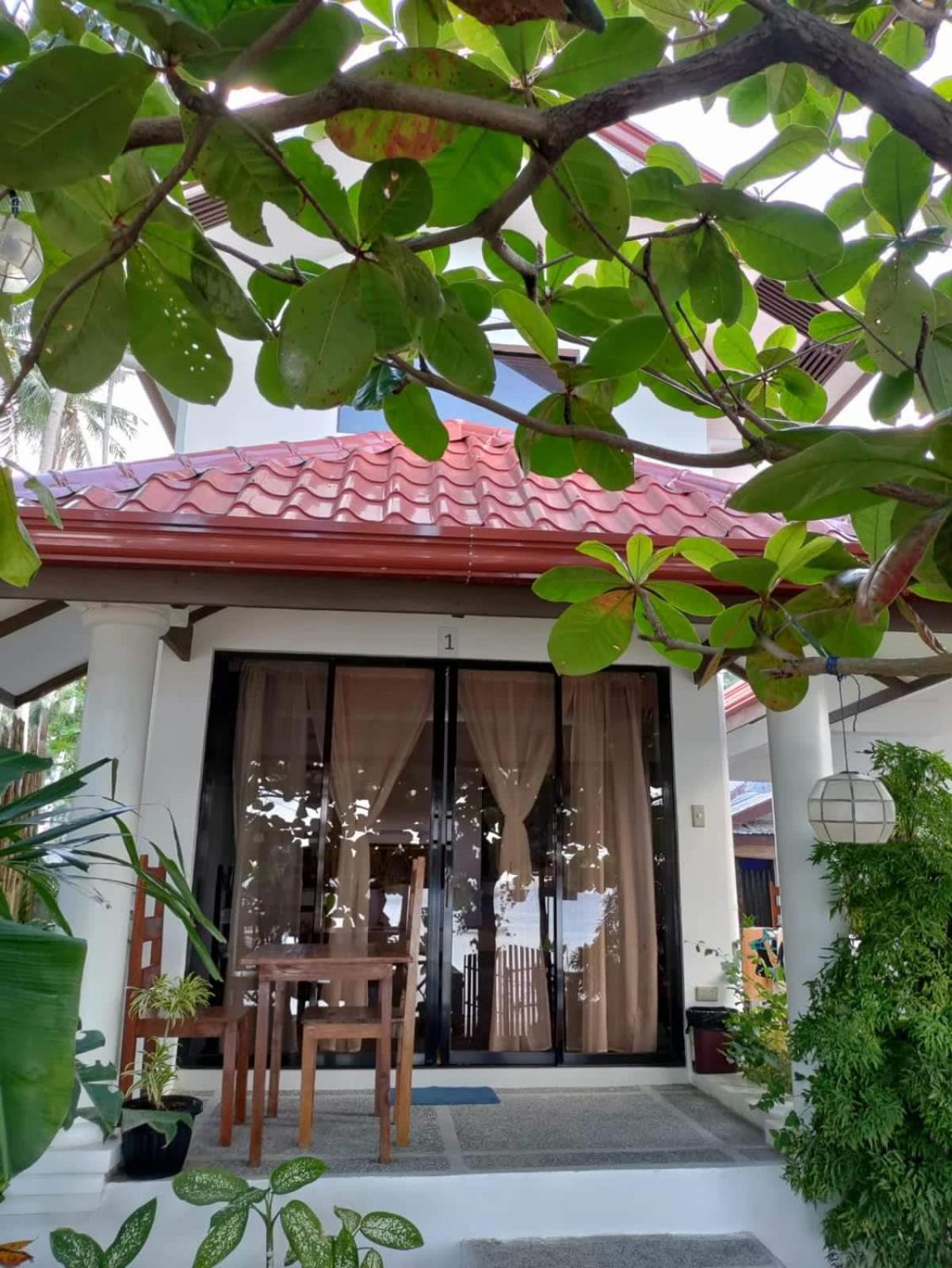 BeachFront Bungalow with Loft - Photo 4
