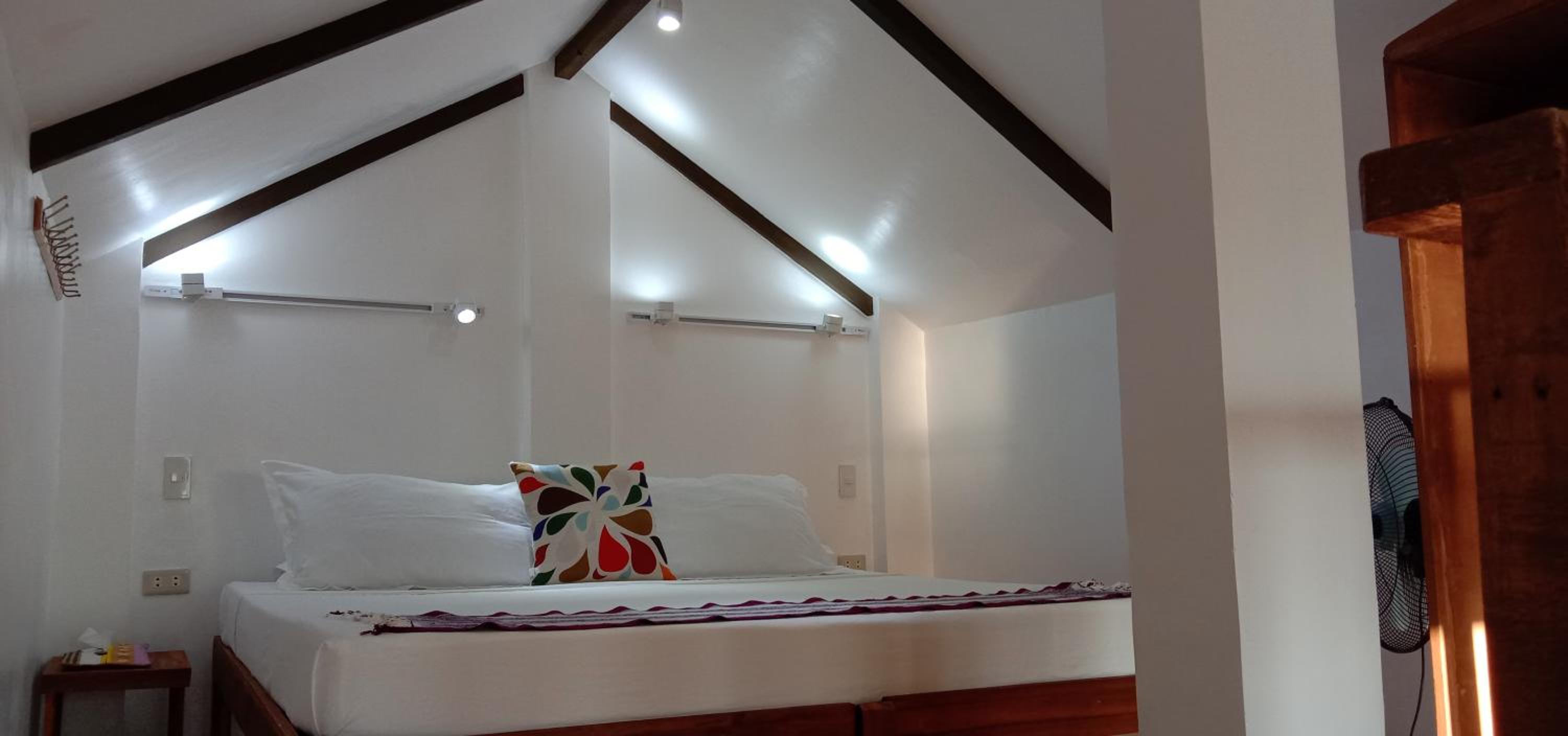 BeachFront Bungalow with Loft - Photo 1