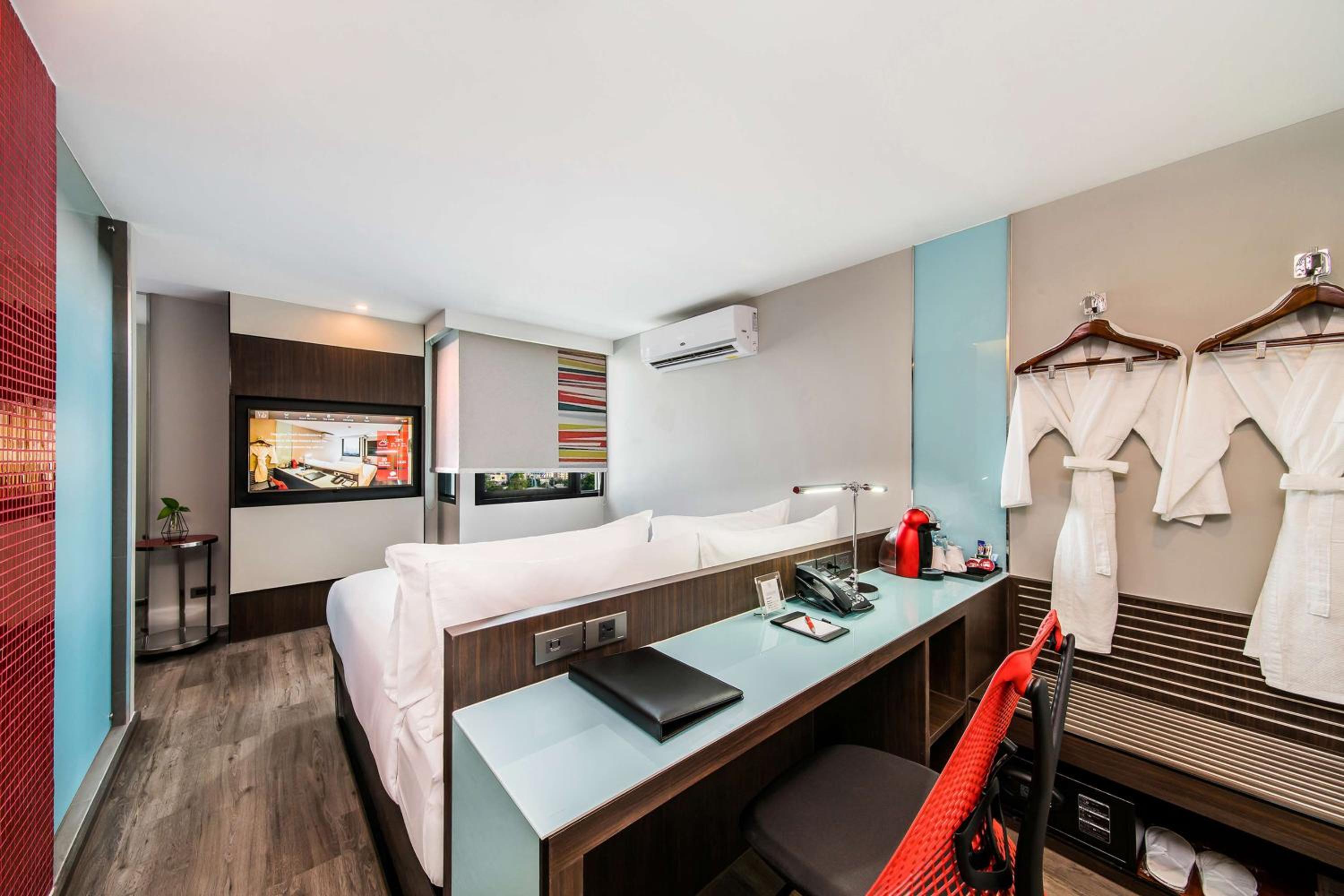Superior King Room photo 1