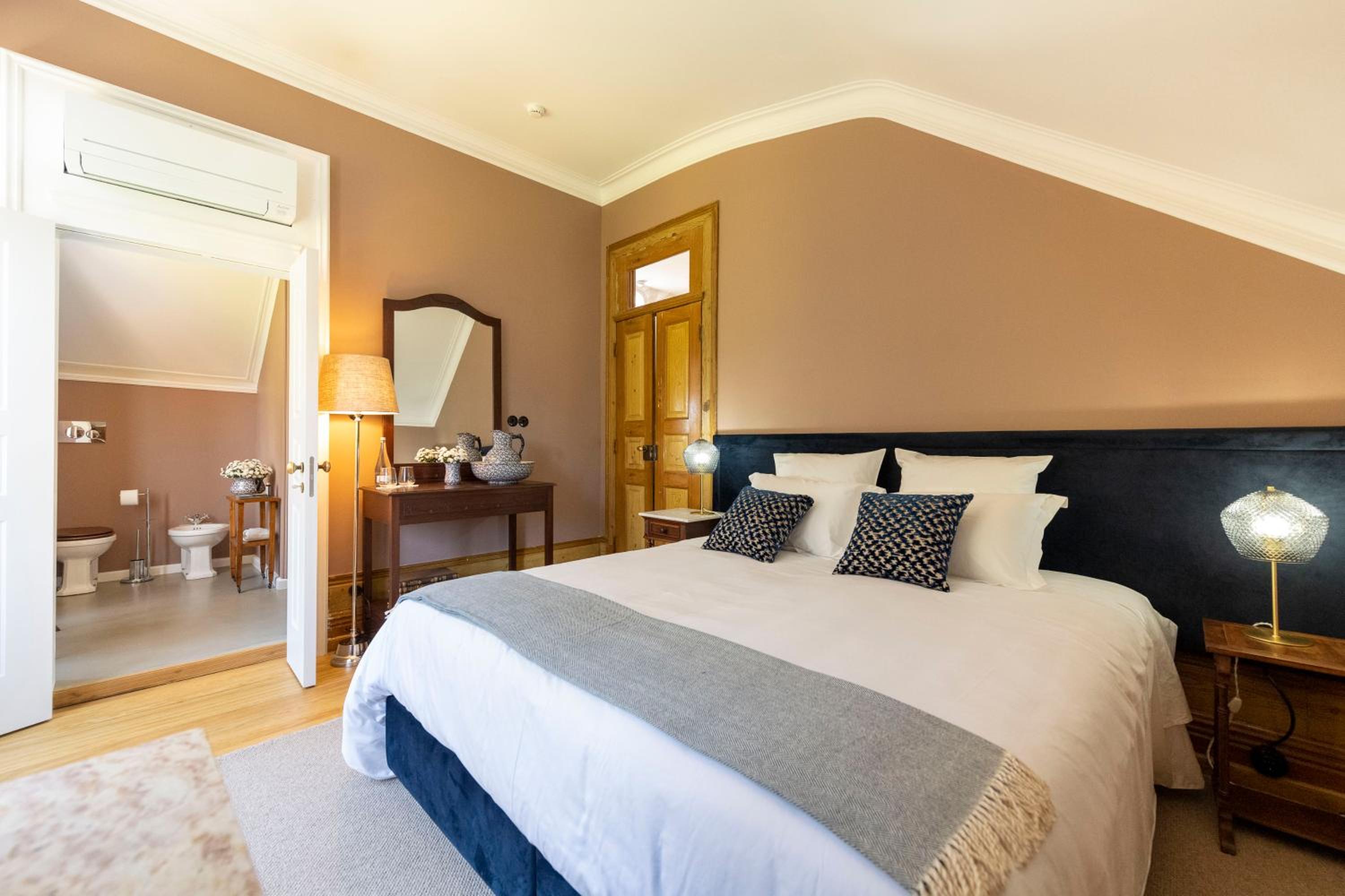 Double or Twin Room - Photo 4
