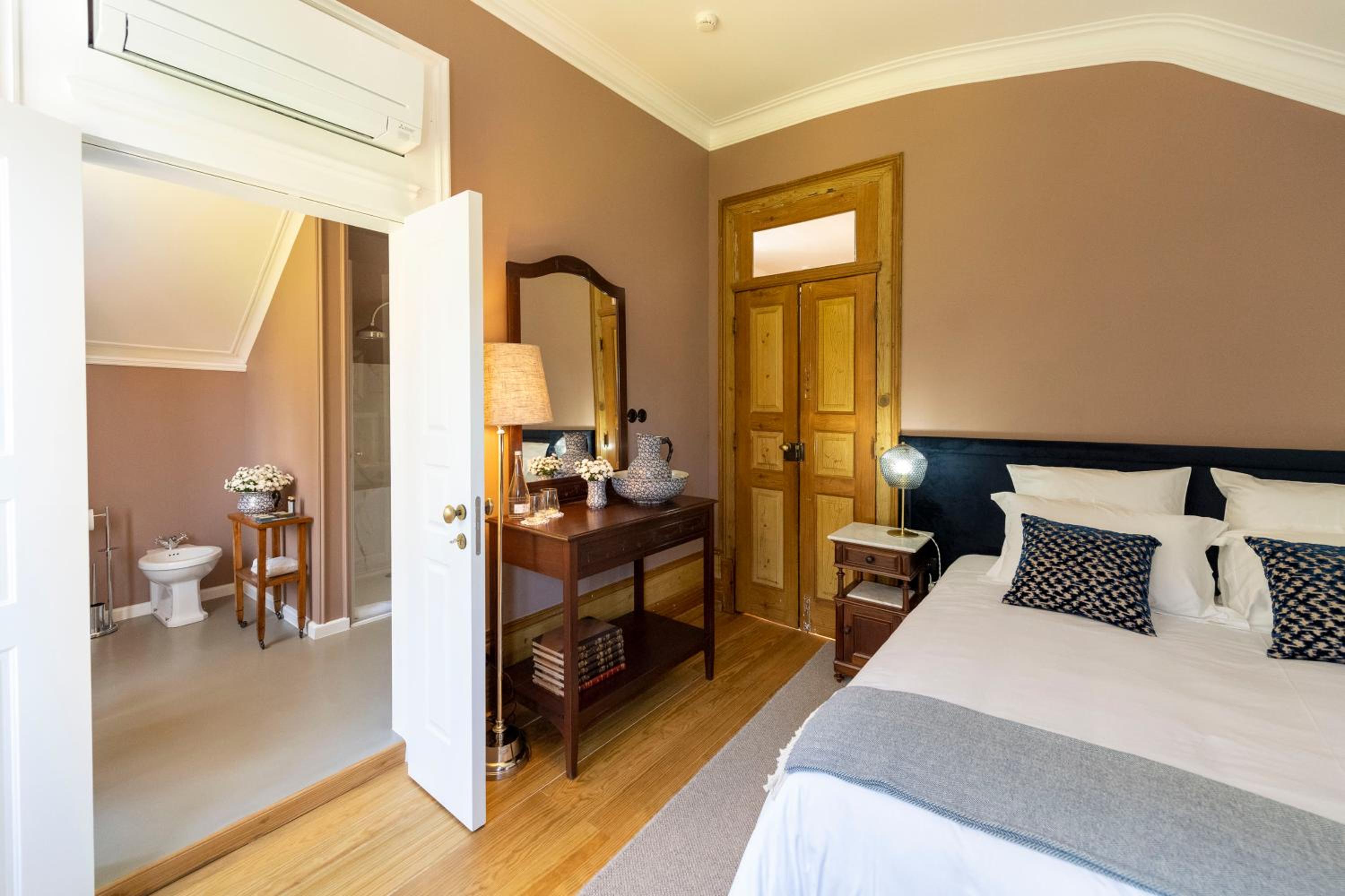 Double or Twin Room - Photo 2