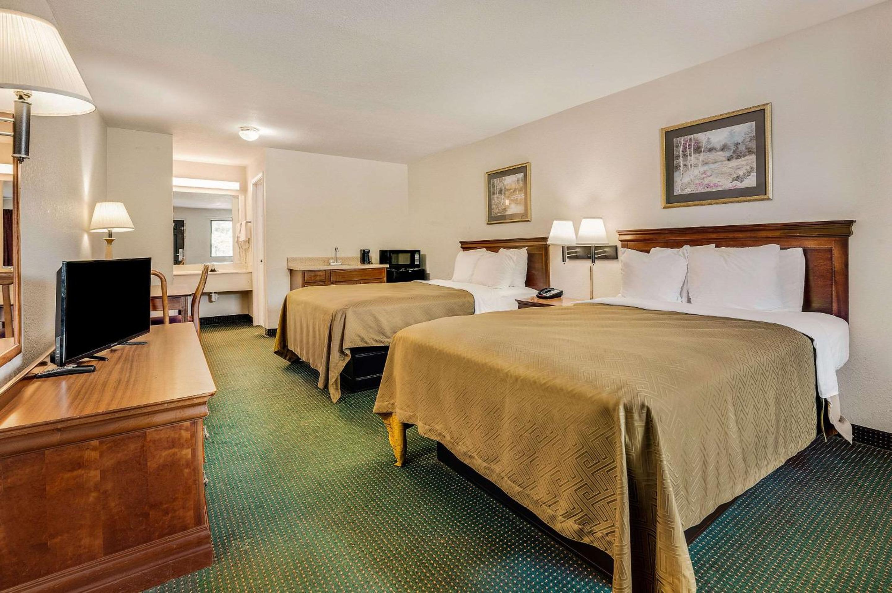 Standard Queen Room with Two Queen Beds - Non Smoking  - Photo 1
